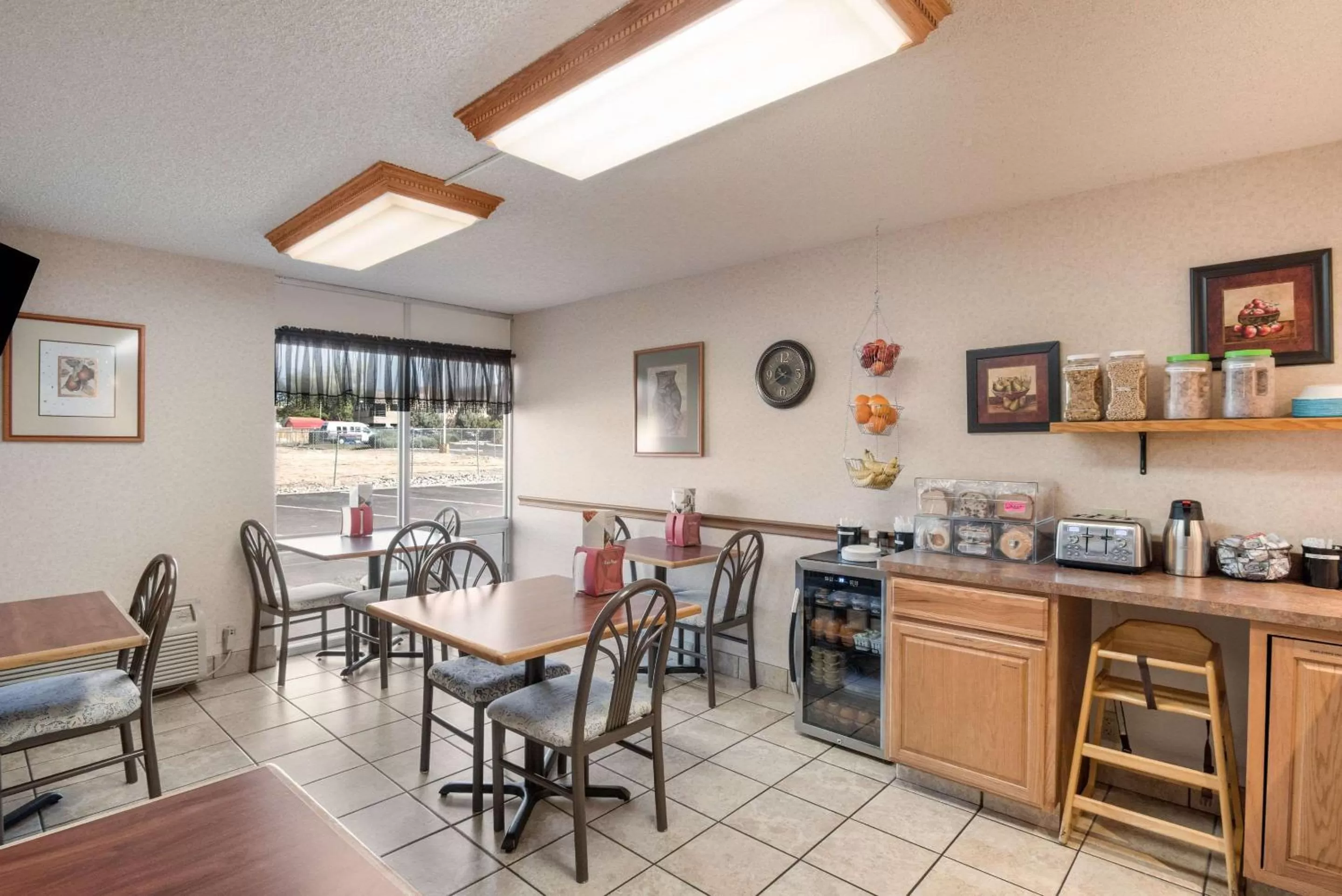 Restaurant/places to eat in Econo Lodge Grand Junction North