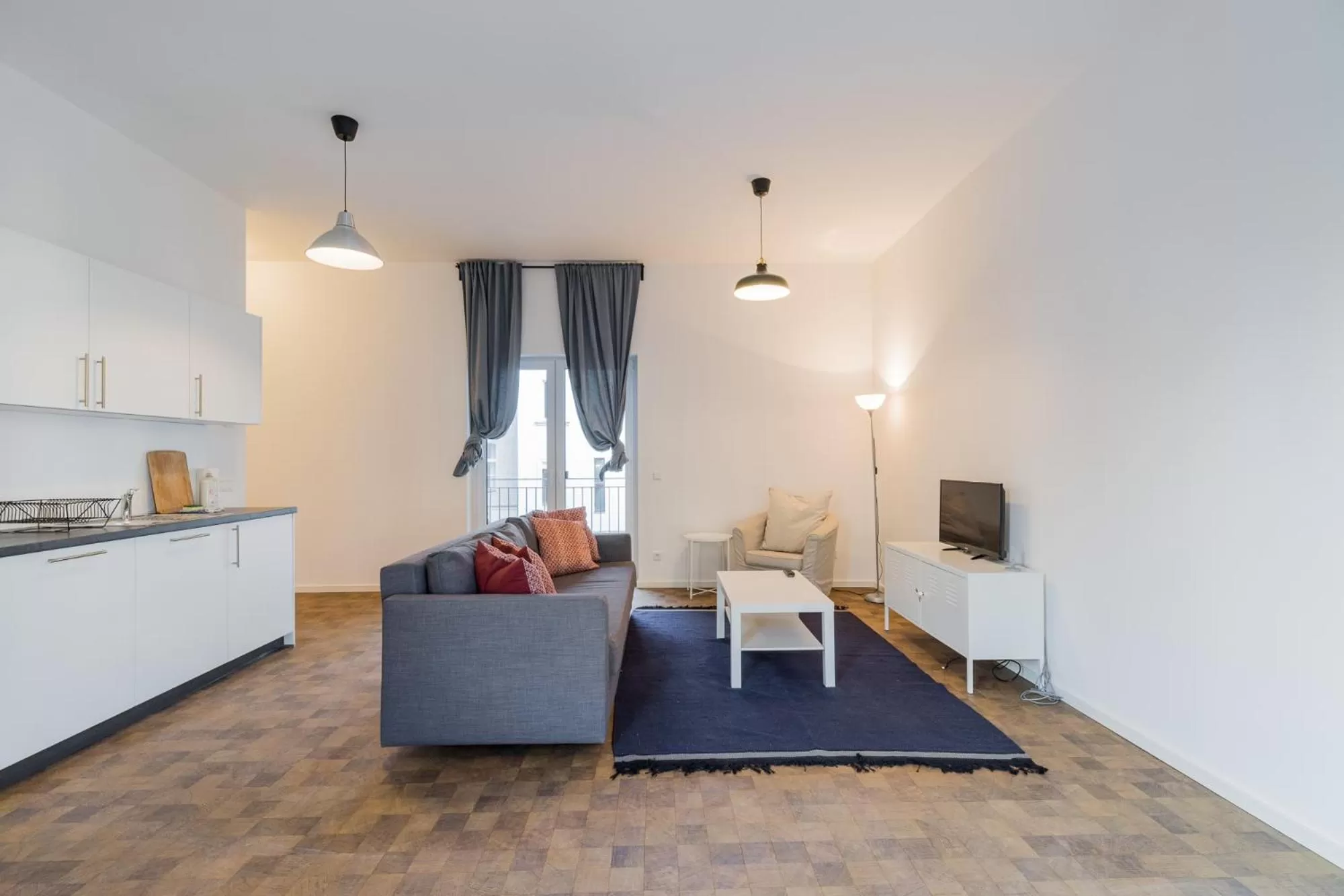 One-Bedroom Apartment with Balcony in Nena Apartments Hermannplatz