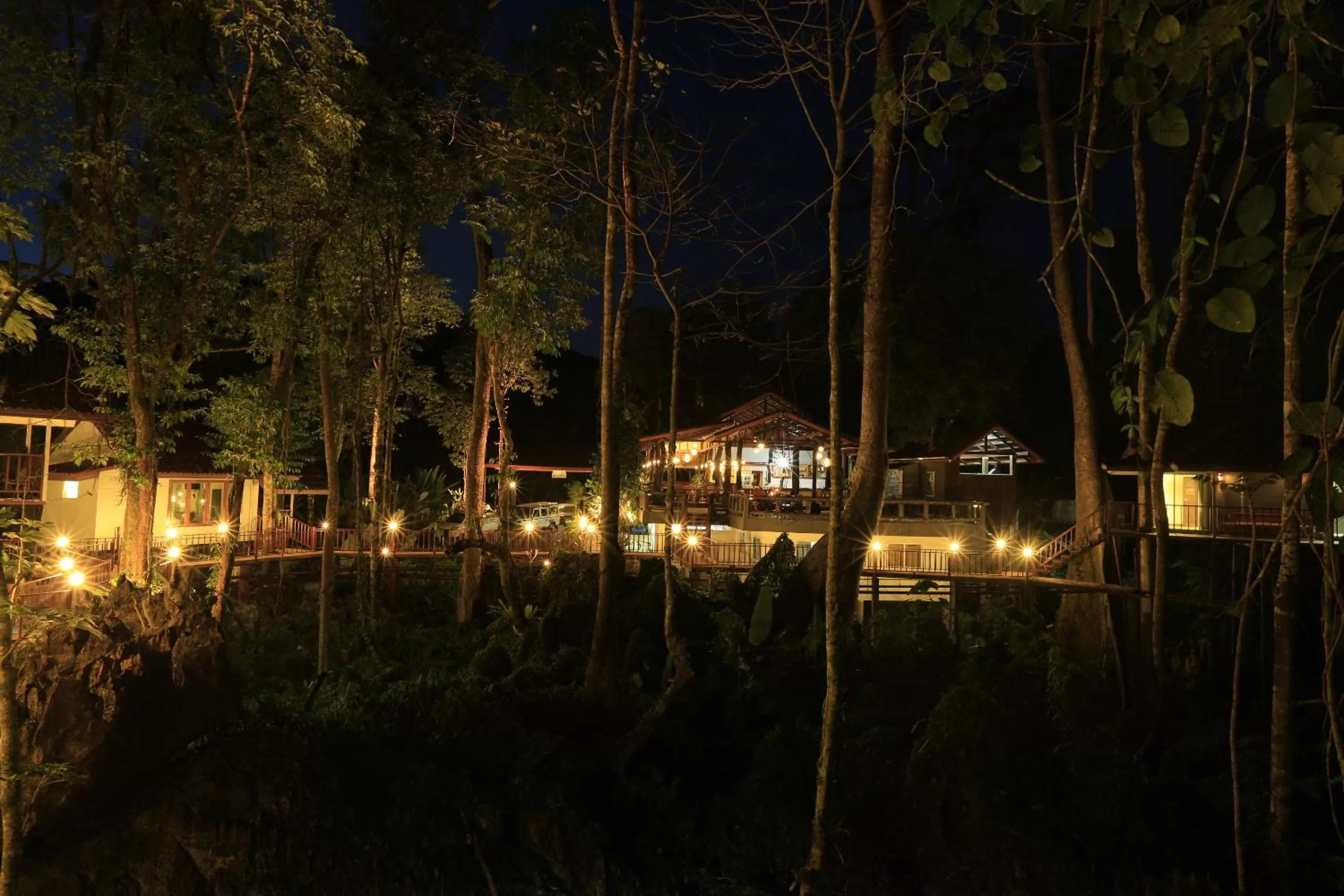 Facade/entrance, Property Building in Rock and Tree House Resort