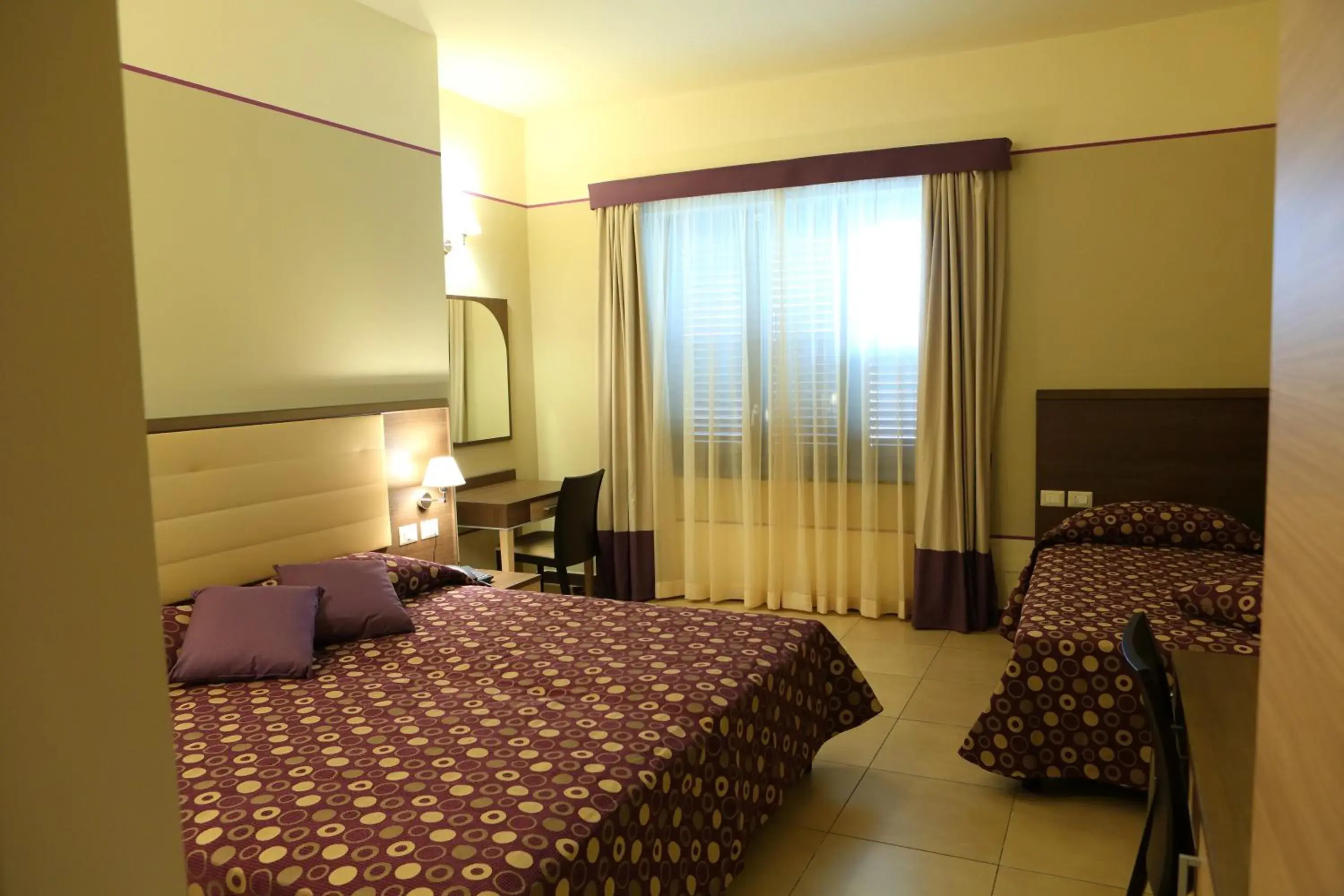 Standard Triple Room with Balcony in Hotel Milazzo Standard Triple Room with Balcony in Hotel Milazzo