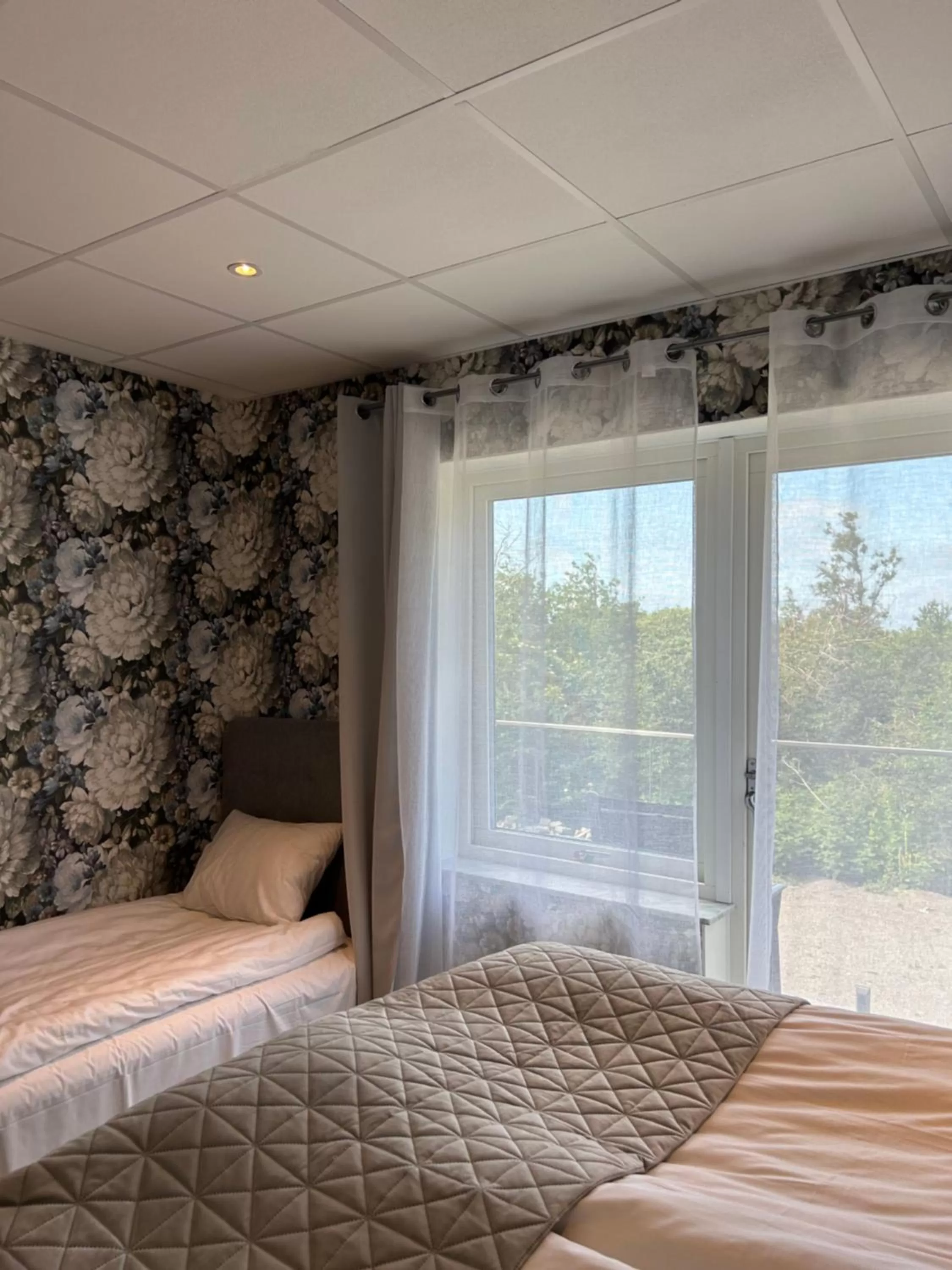 Bed in Solstickan Hotell & Vandrarhem