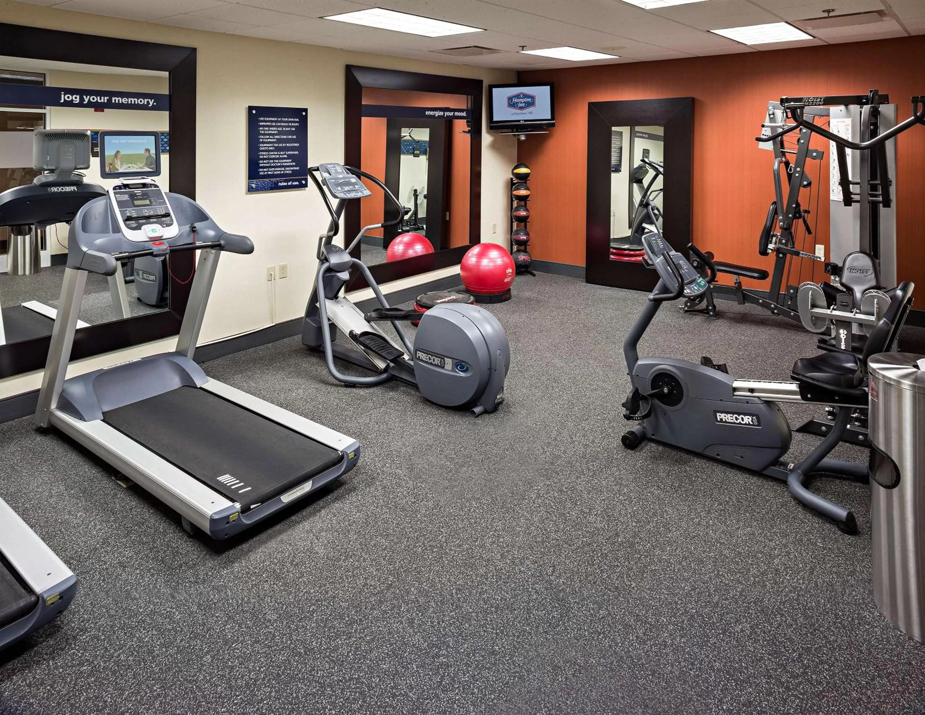 Fitness centre/facilities in Hampton Inn Littleton