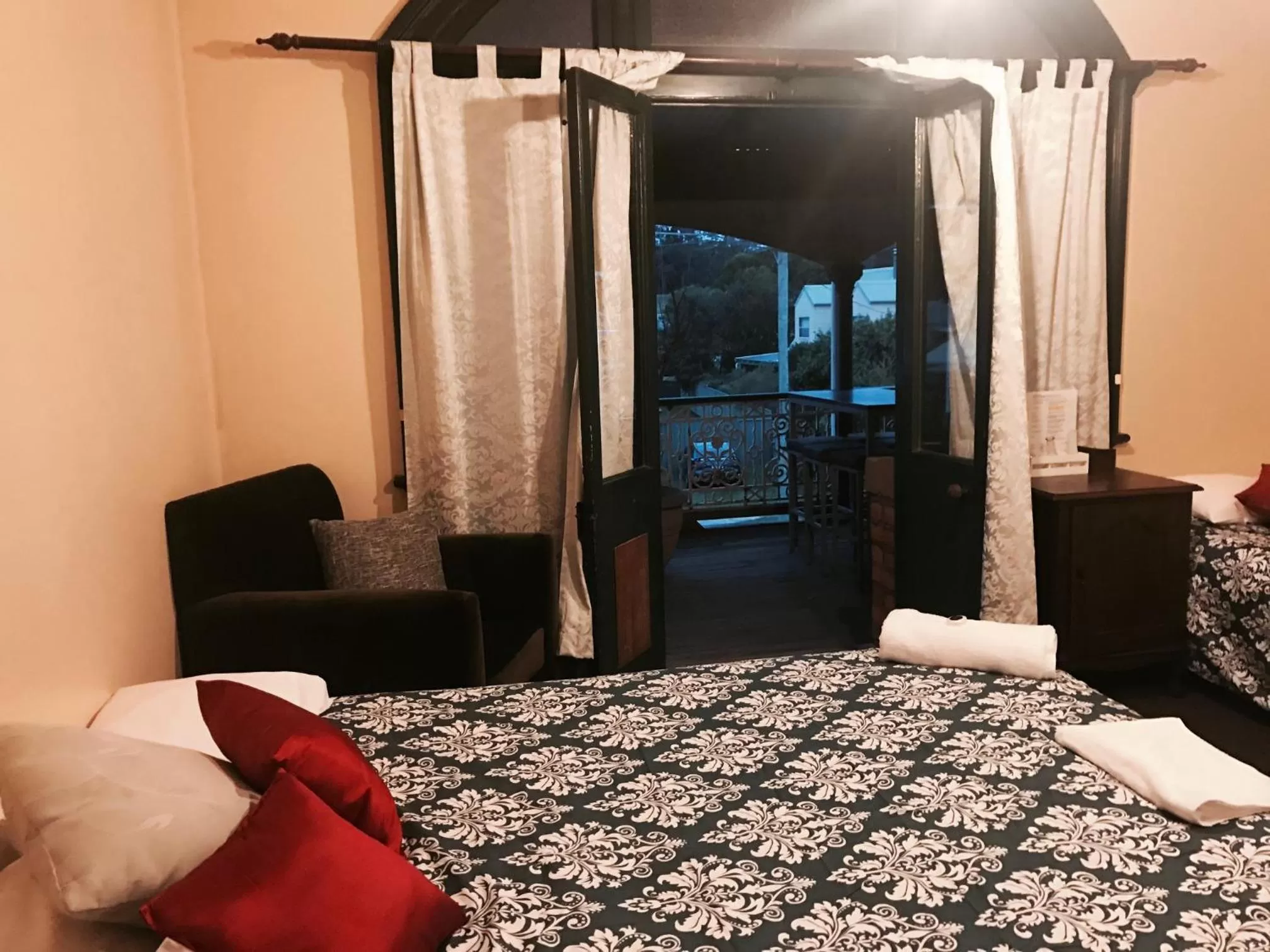 Double Room with Extra Bed in Bellbird Hotel