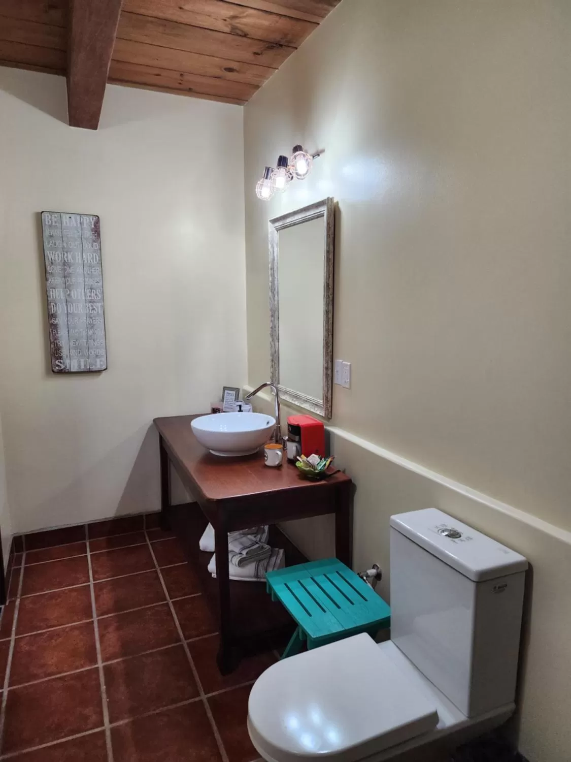 Bathroom in The BNB on Triggerfish Close to the airport