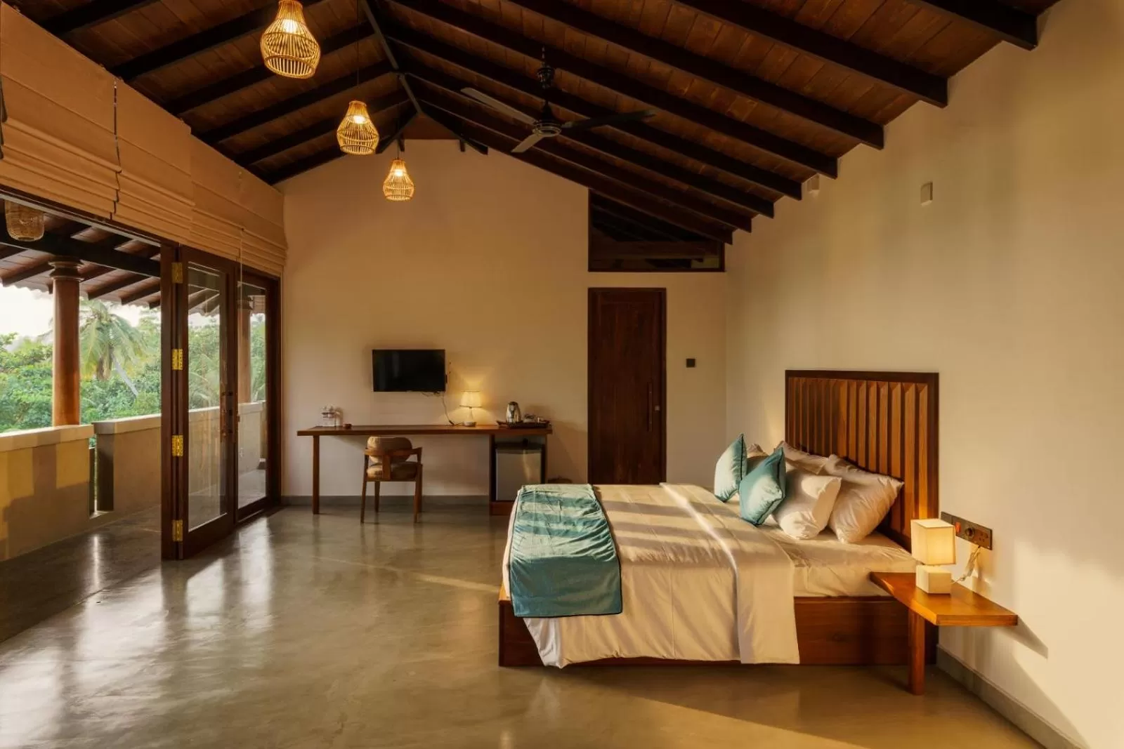 Photo of the whole room, Bed in Kiss Blossom