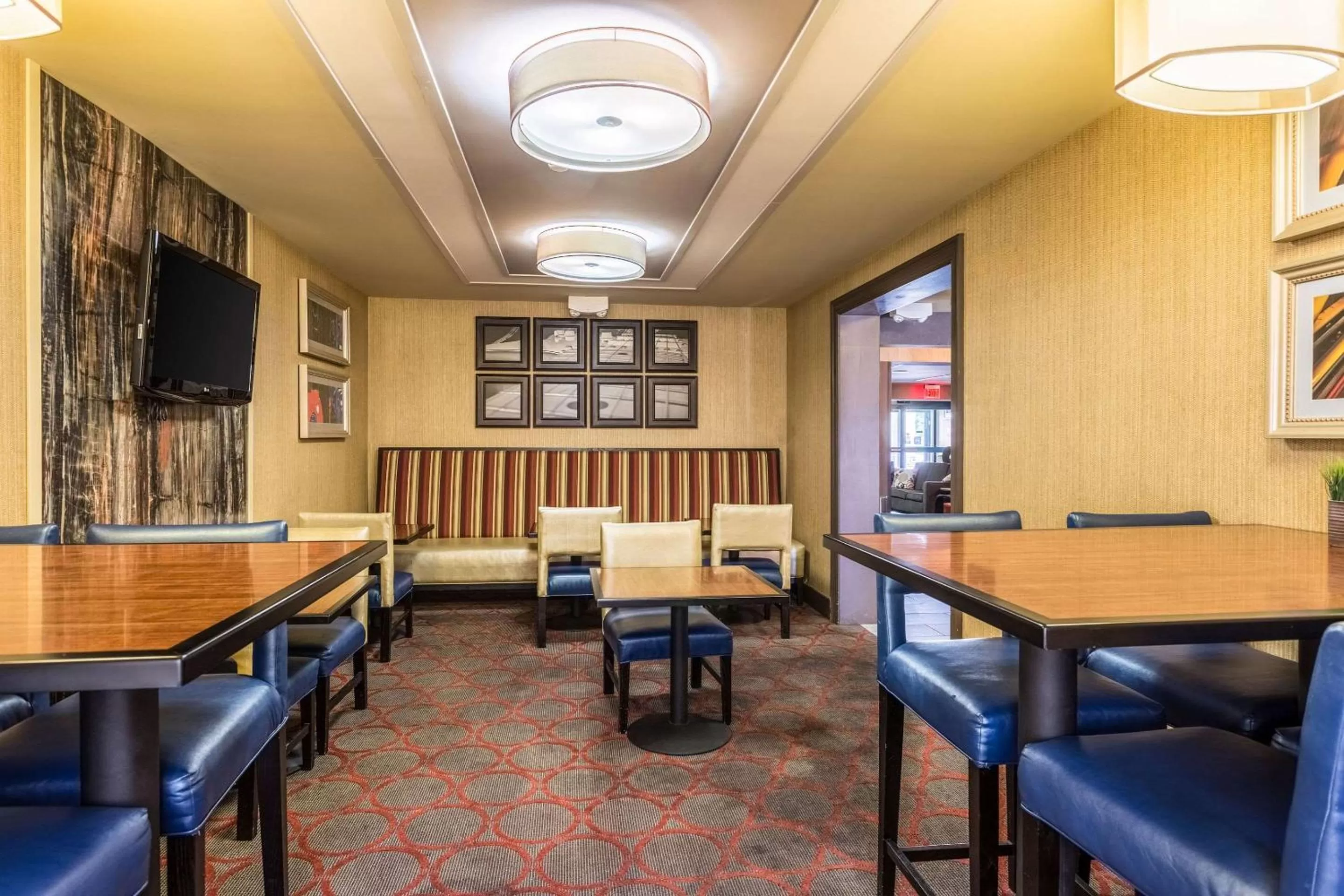 Restaurant/places to eat in Comfort Inn Tupelo Central