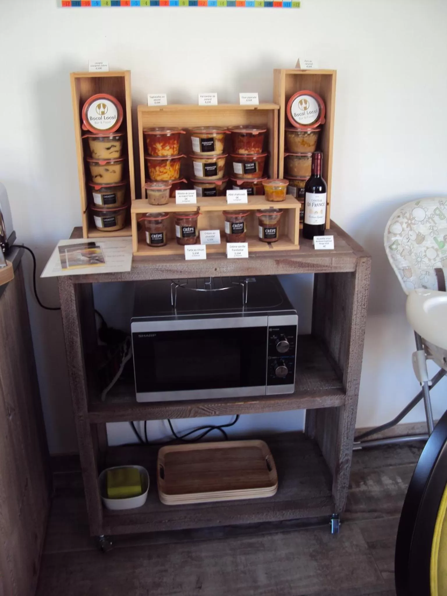 Dining area in Chateau La France