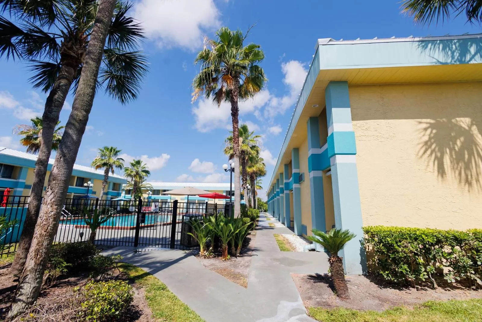 Property building in Garnet Inn & Suites, Orlando