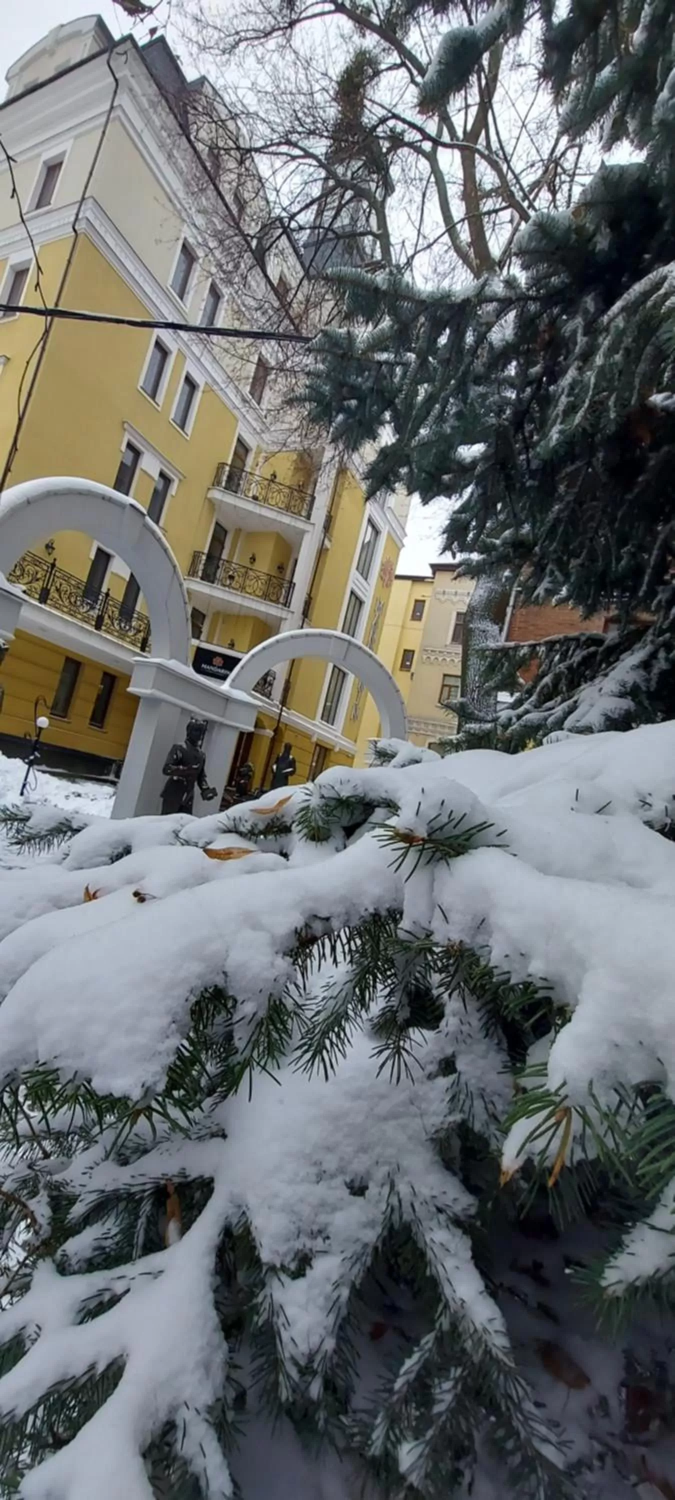 Property building, Winter in Hotel "Mandarin Clubhouse"