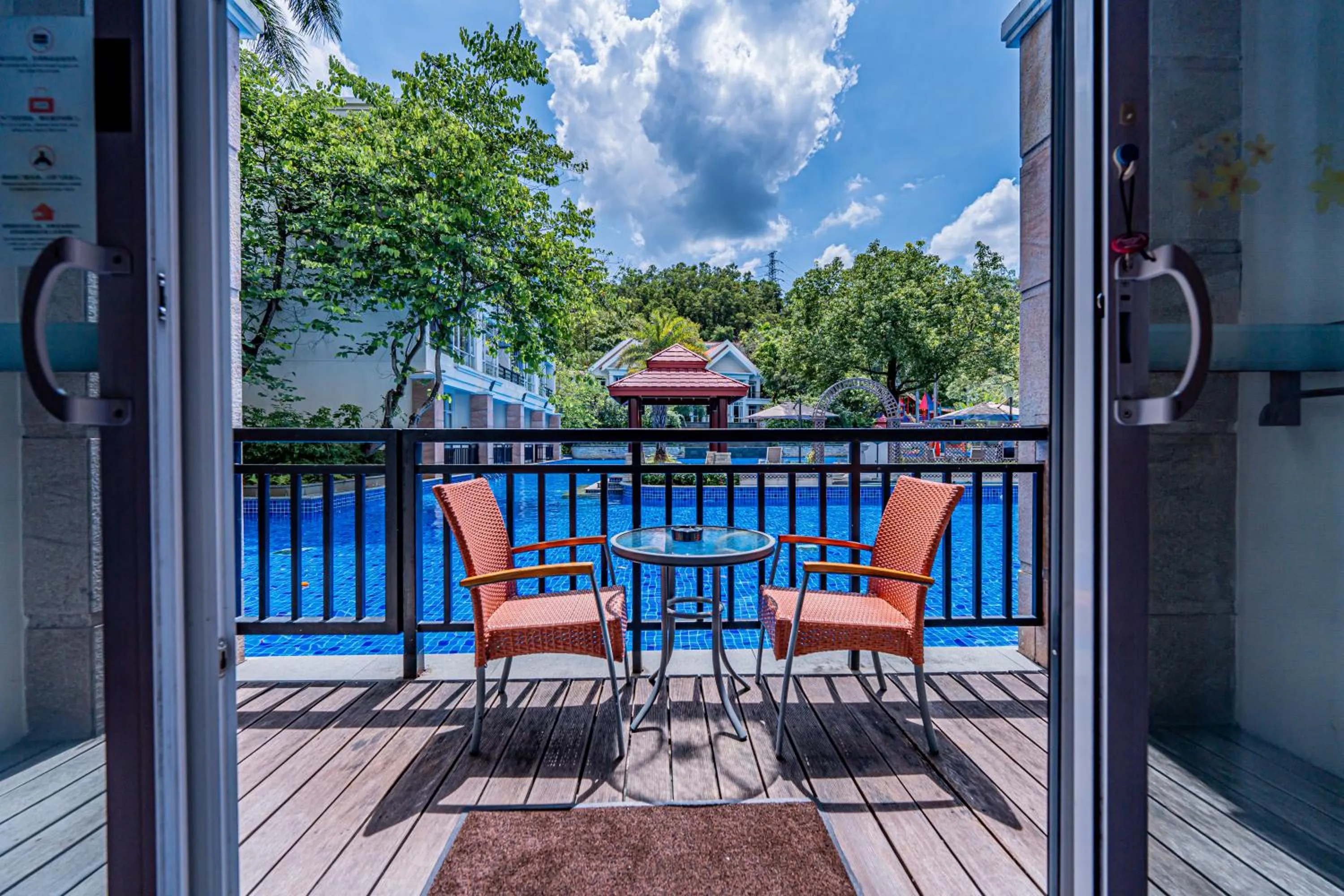 Balcony/Terrace in Good View Hotel Tangxia - 15 mins drive from Dongguan South Railway Station