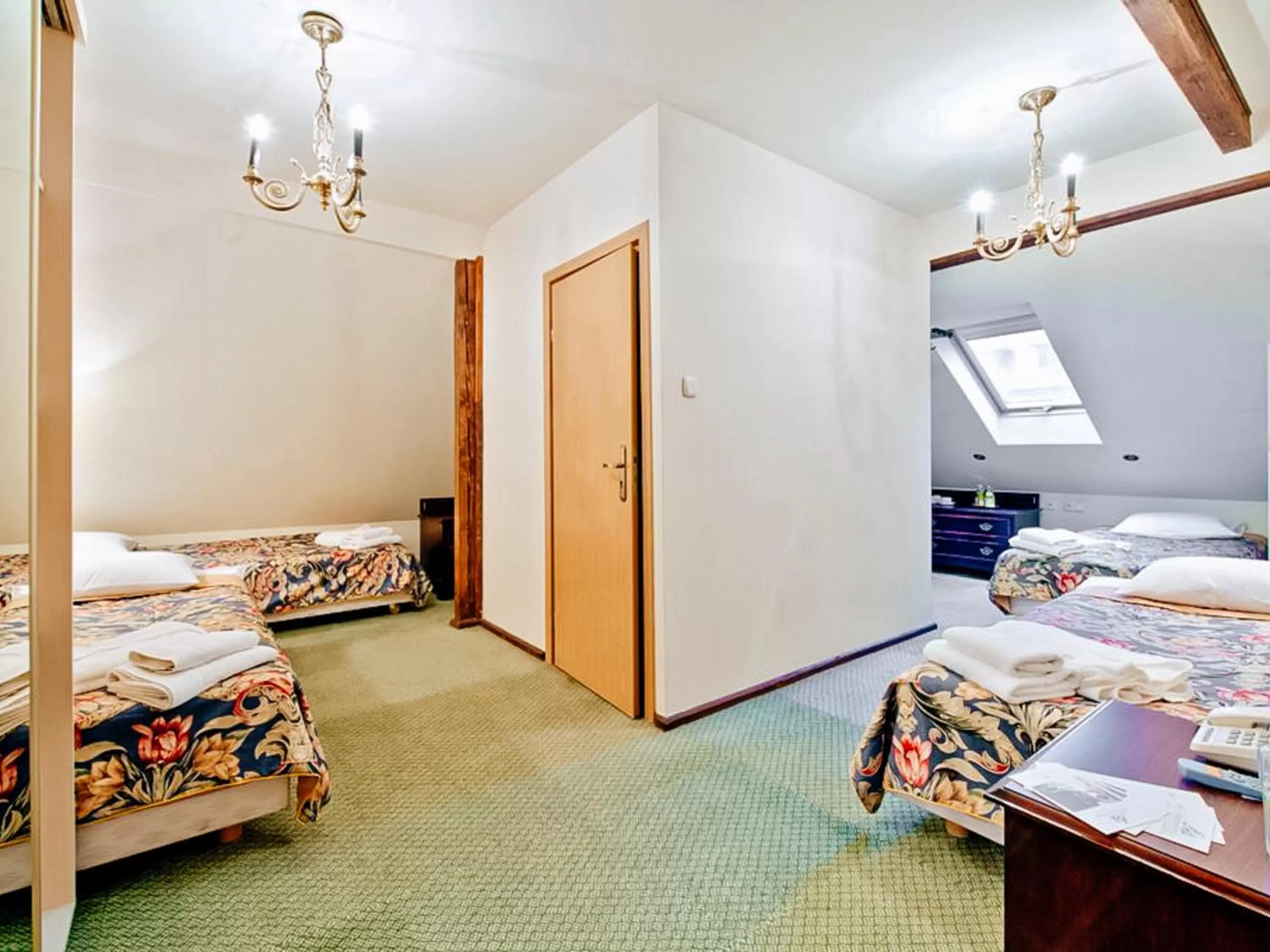 Bed in Miodosytnia Aparthotel