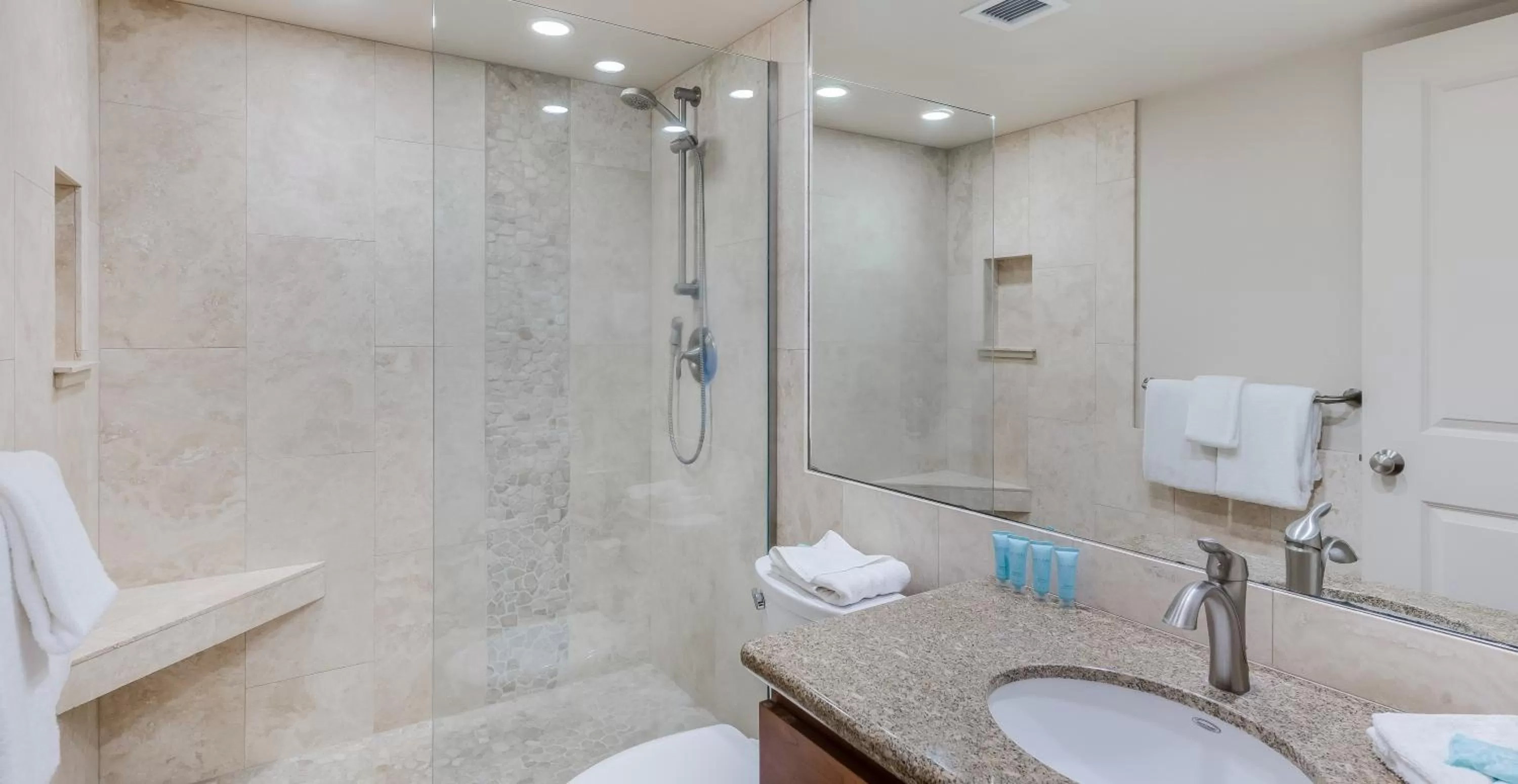 Bathroom in Castle At Maui Banyan