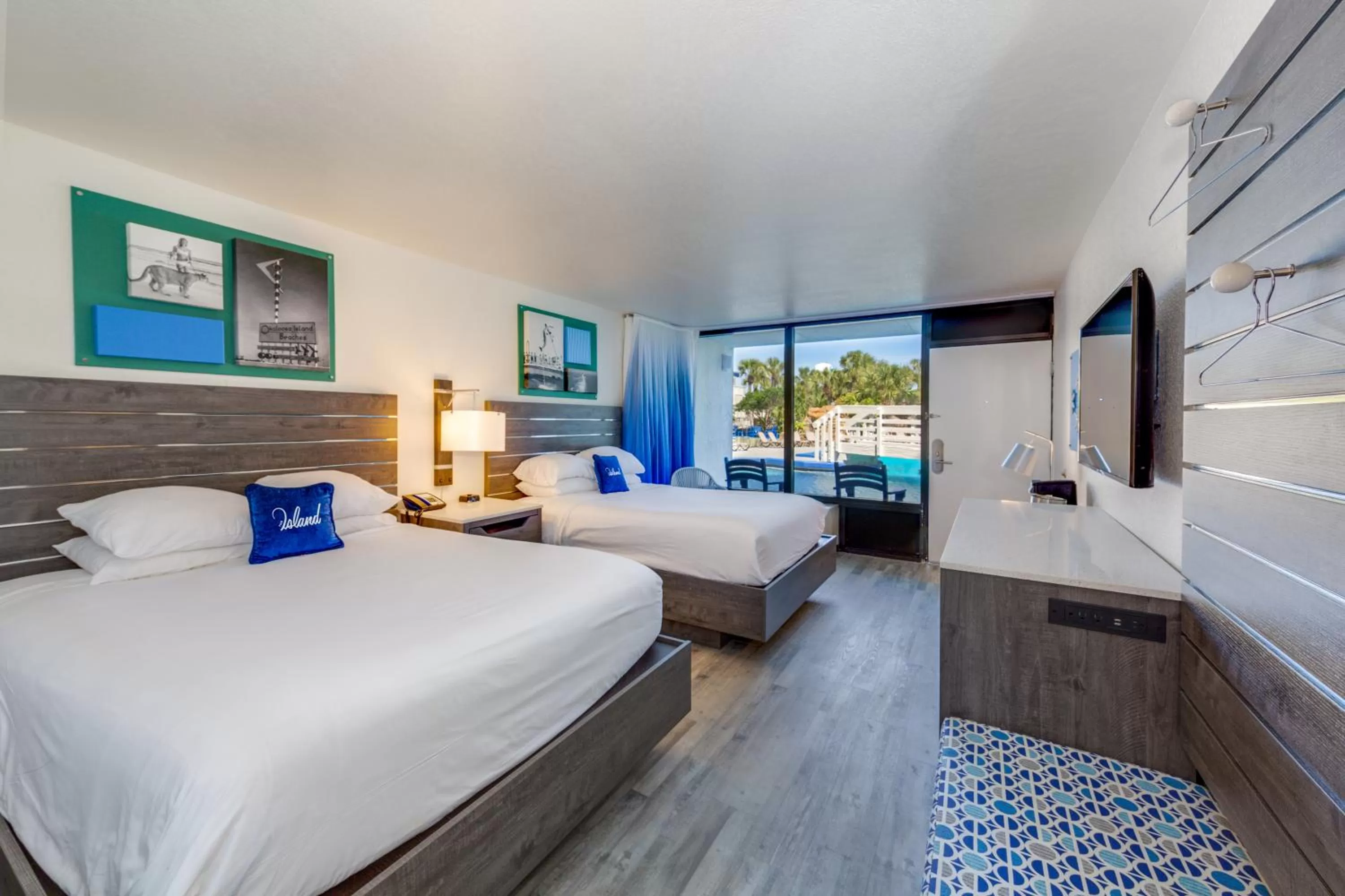 Photo of the whole room, Bed in The Island Resort at Fort Walton Beach