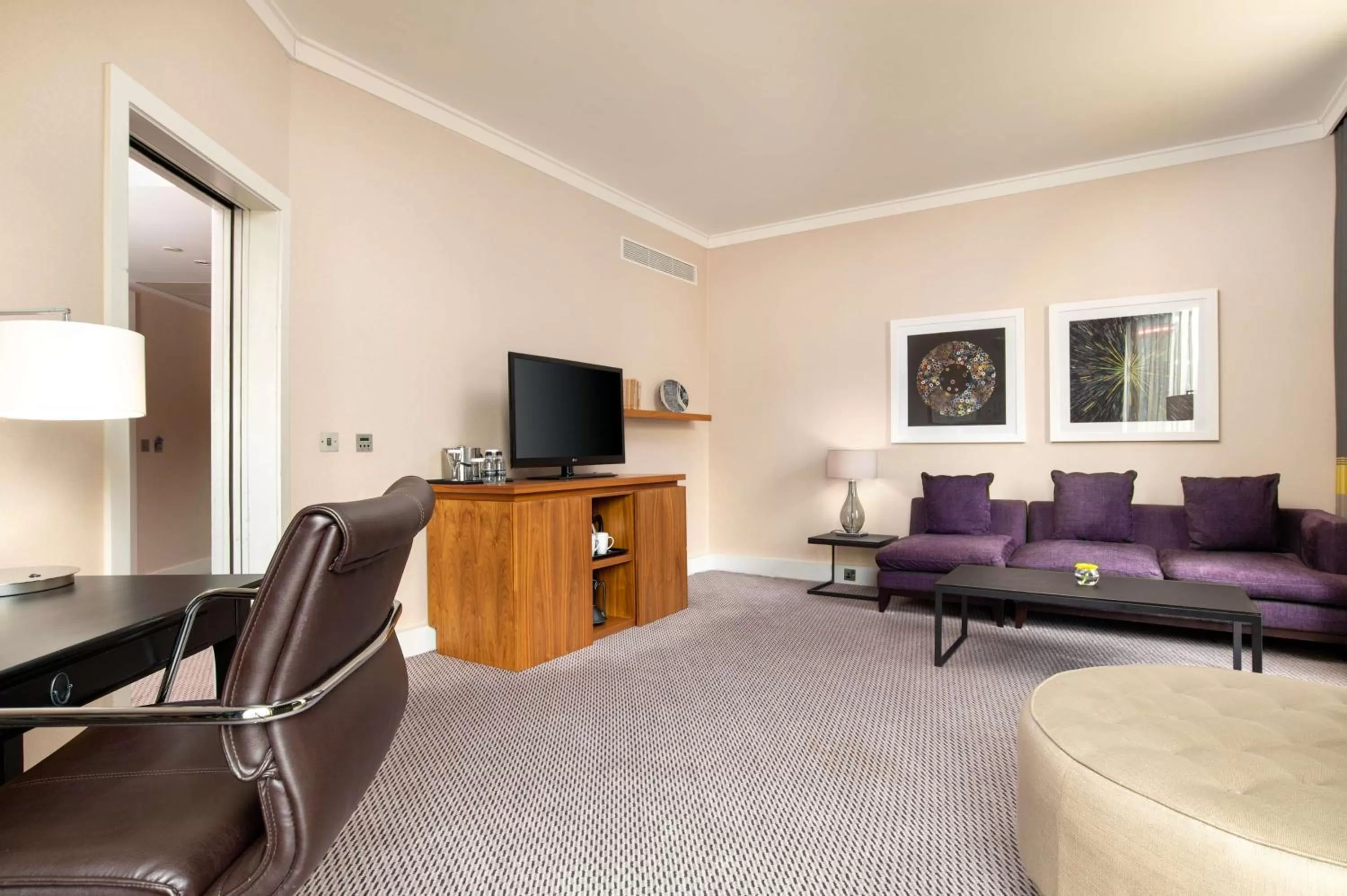 Bedroom in Hilton London Wembley