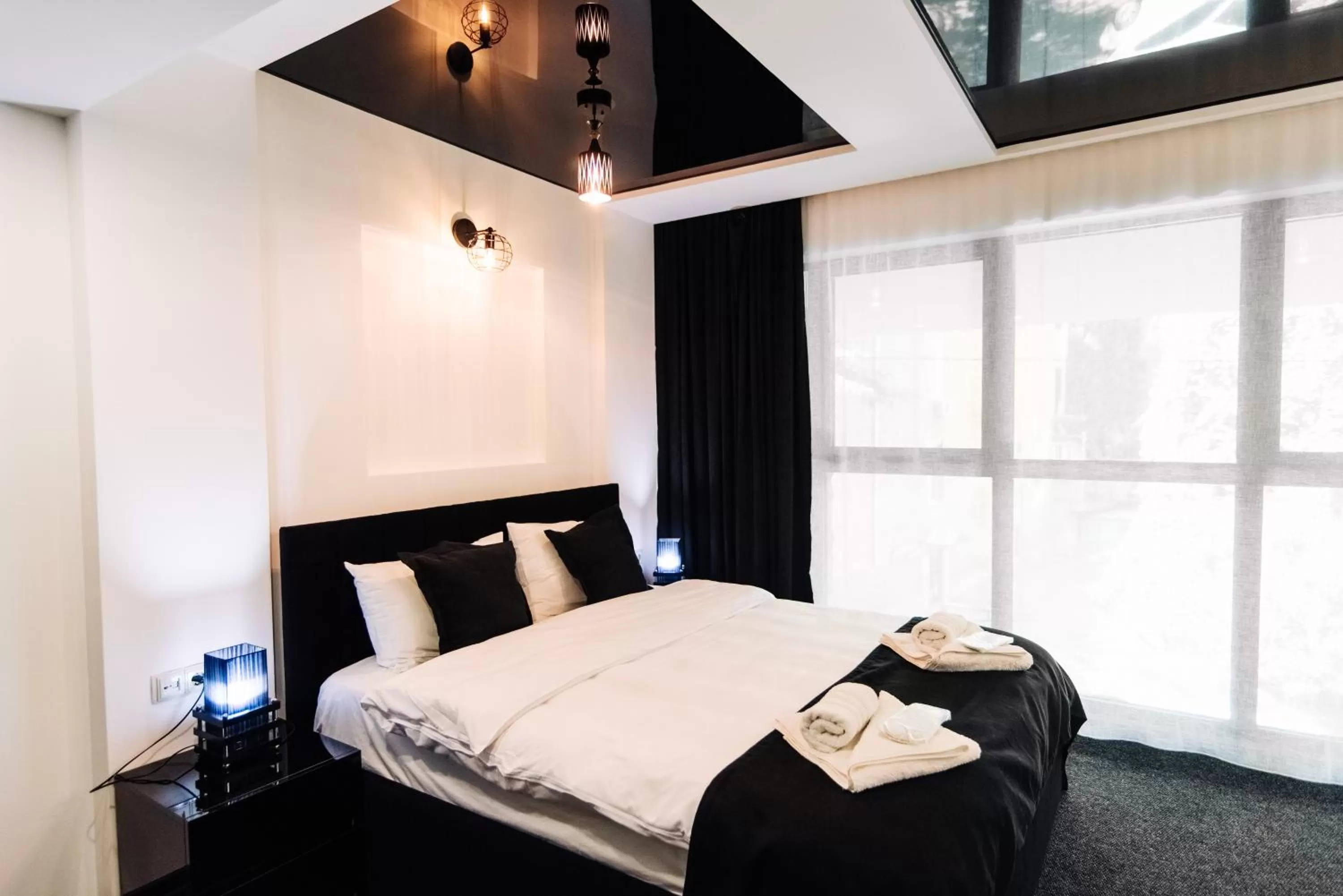 Bed in Royal Plaza Hotel