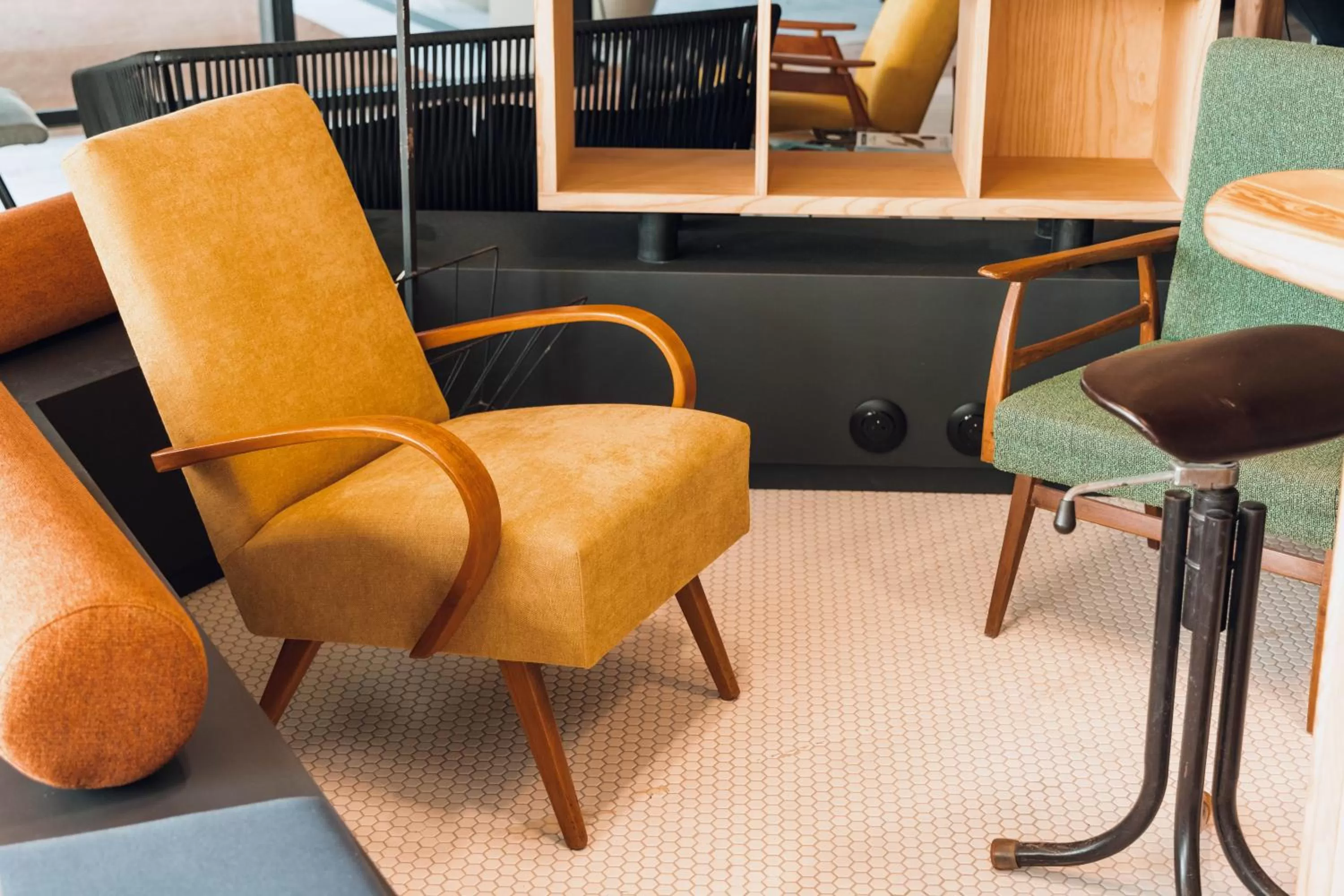 Living room in greet Hotel La Rochelle Centre