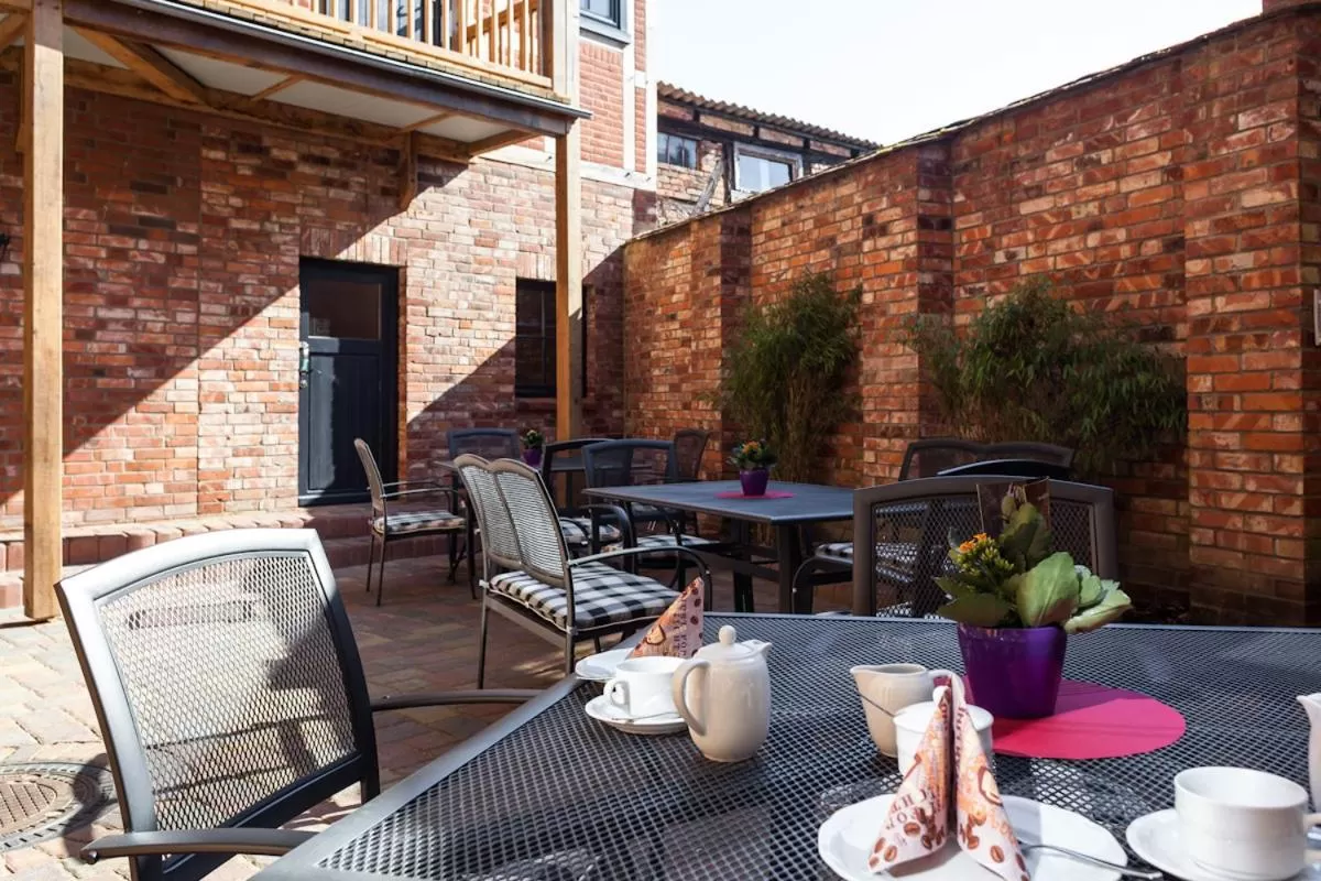 Patio, Restaurant/Places to Eat in Hotel Haus Sajons