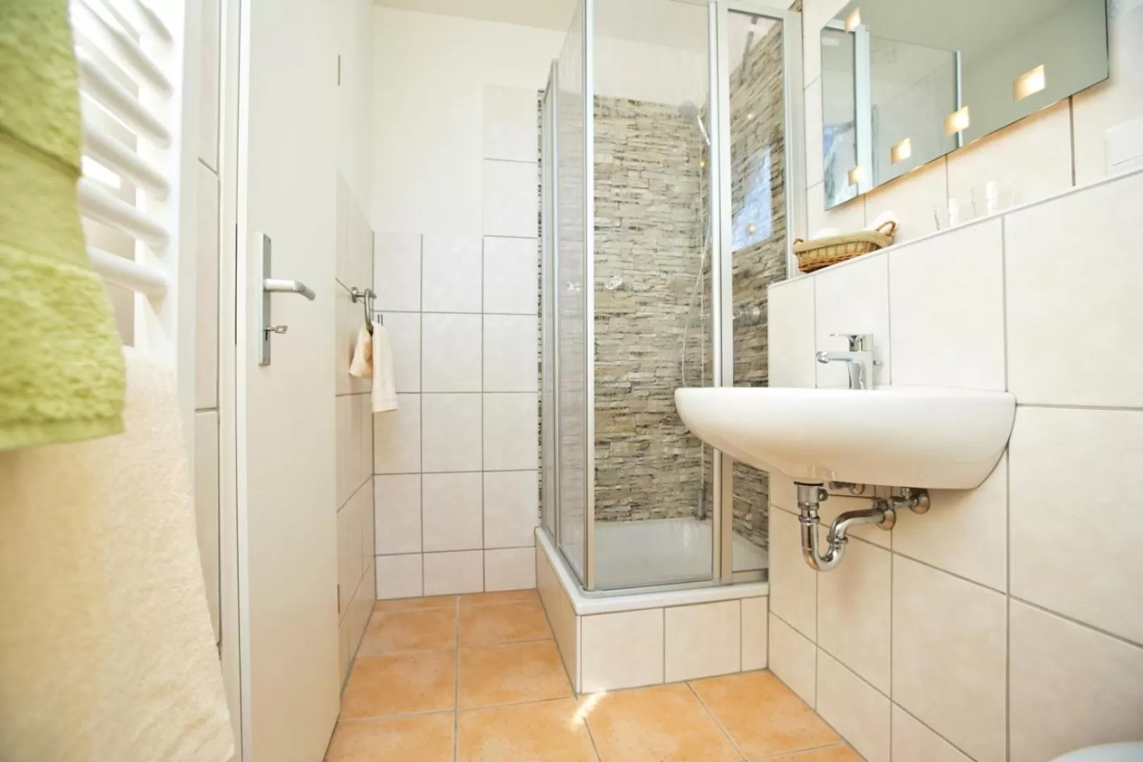 Bathroom in Hotel Das kleine Glück - Adults Only