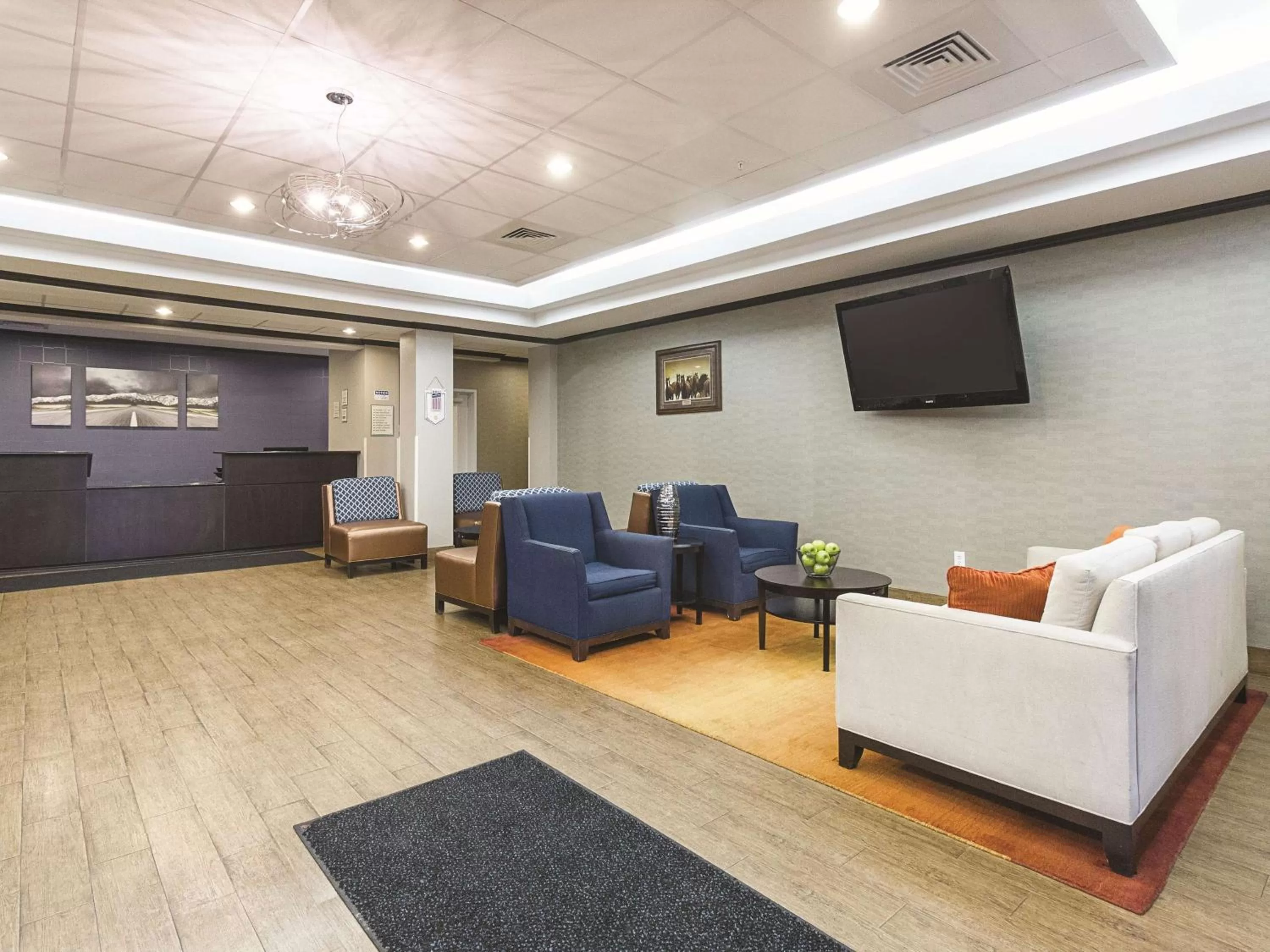 Lobby or reception in La Quinta Inn & Suites Casino and Bar by Wyndham Glendive