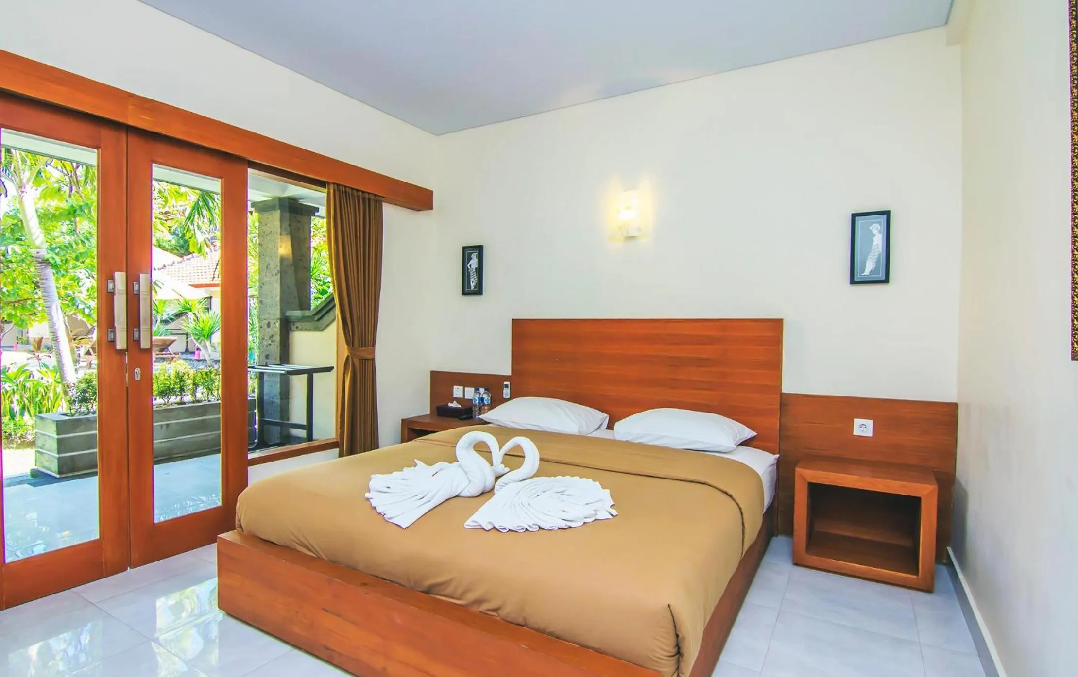 Bedroom, Bed in Gora Beach Inn