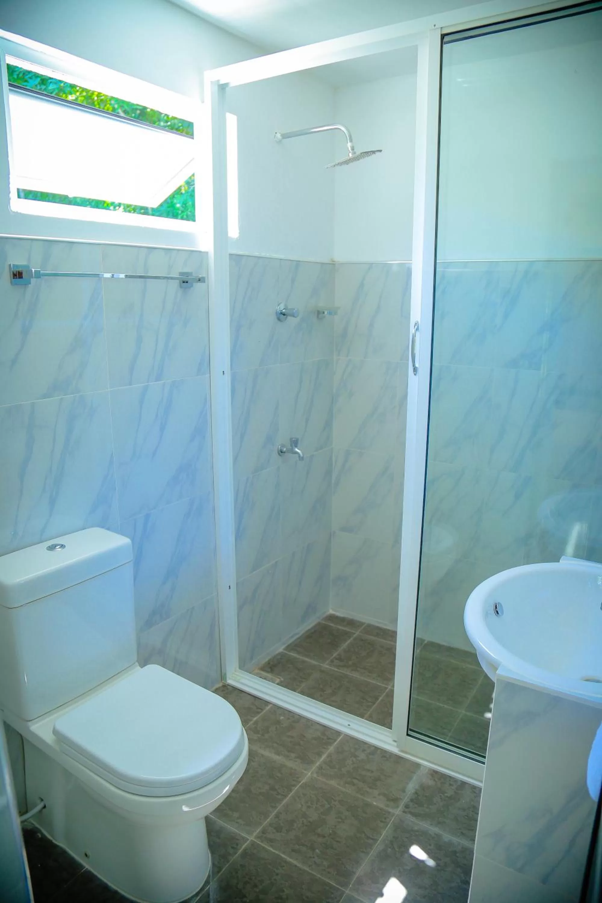 Bathroom in White Lodge