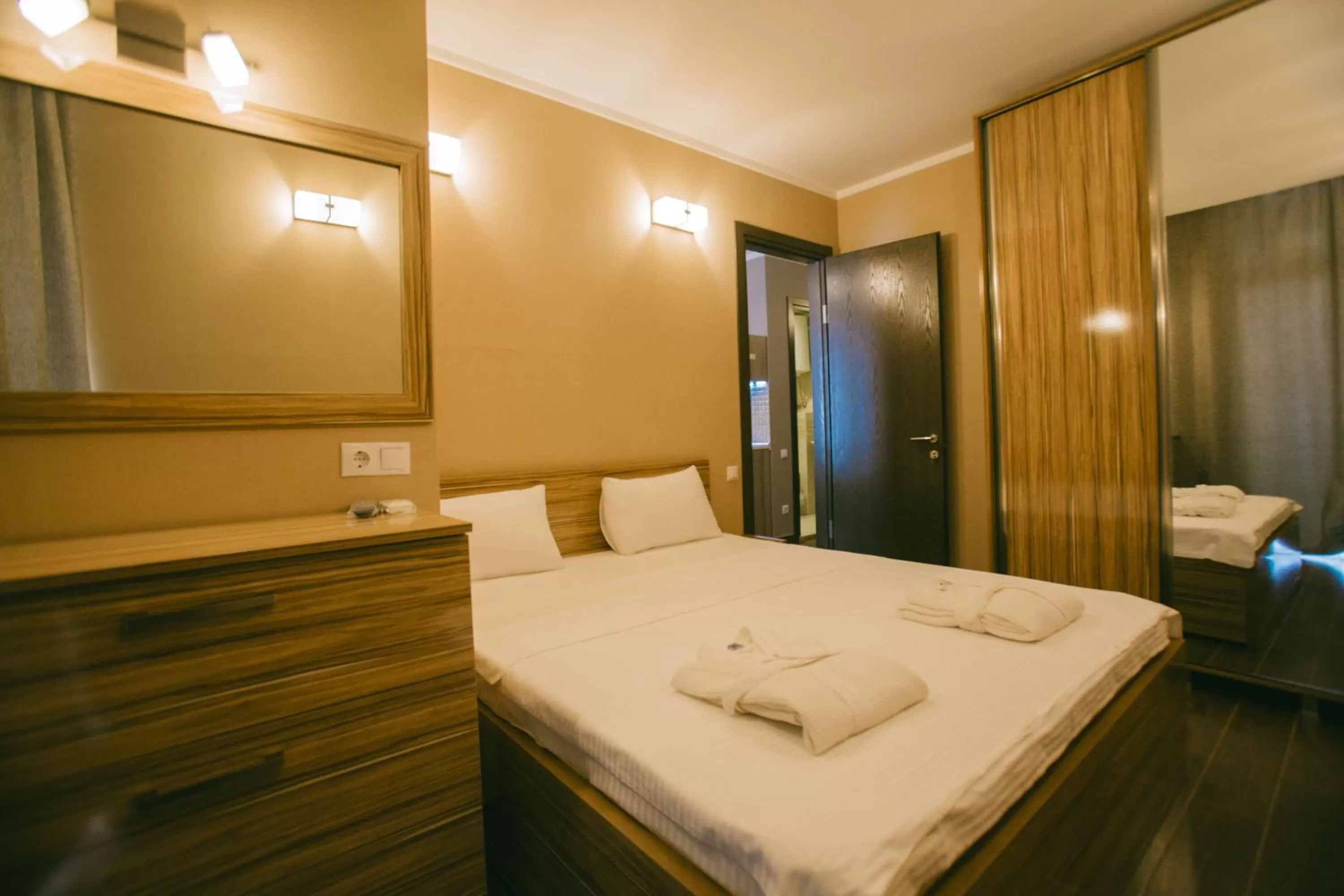 Bedroom, Bed in Aparthotel Holiday Lux Batumi