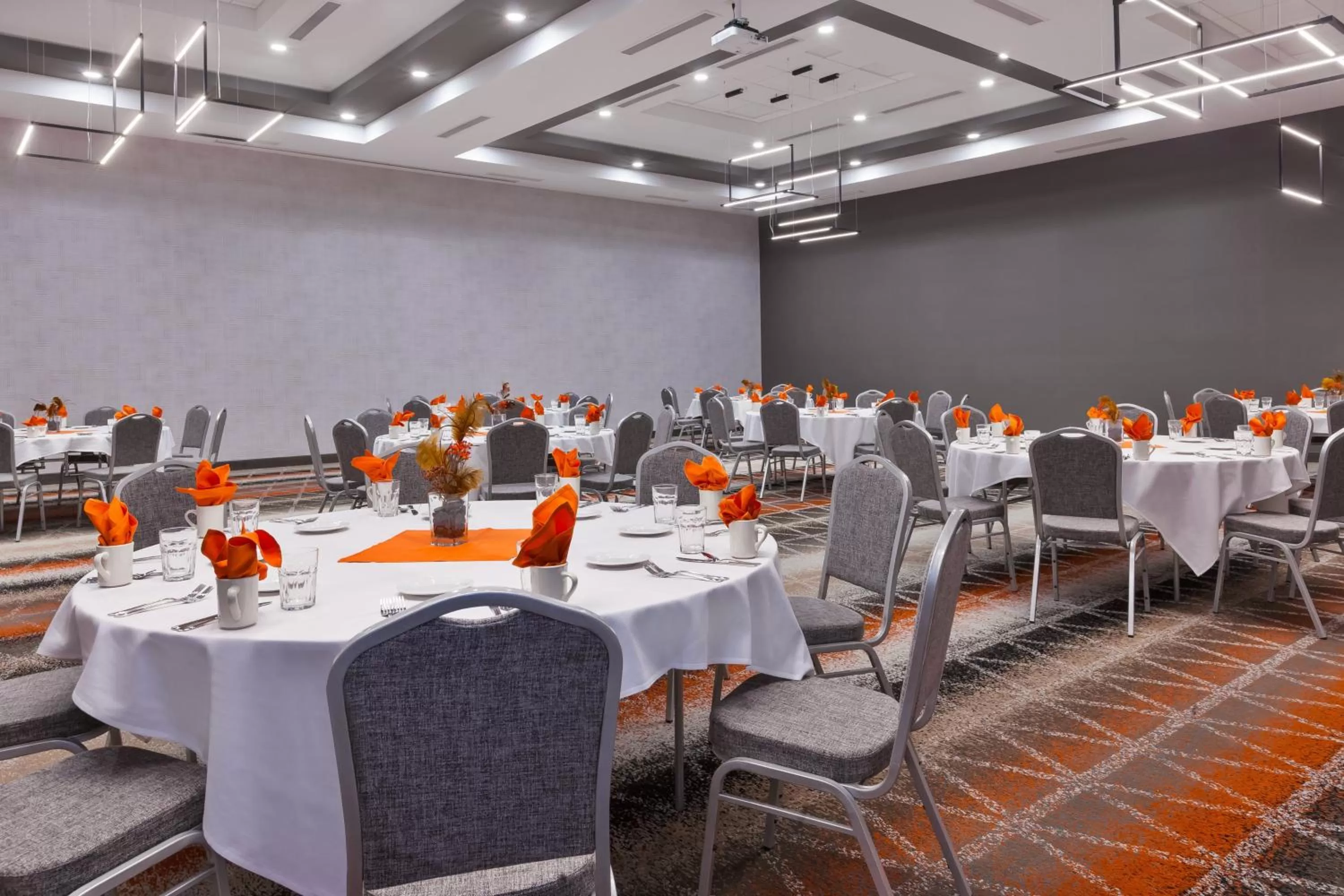 Meeting/conference room in Holiday Inn & Suites - Toledo Southwest - Perrysburg by IHG