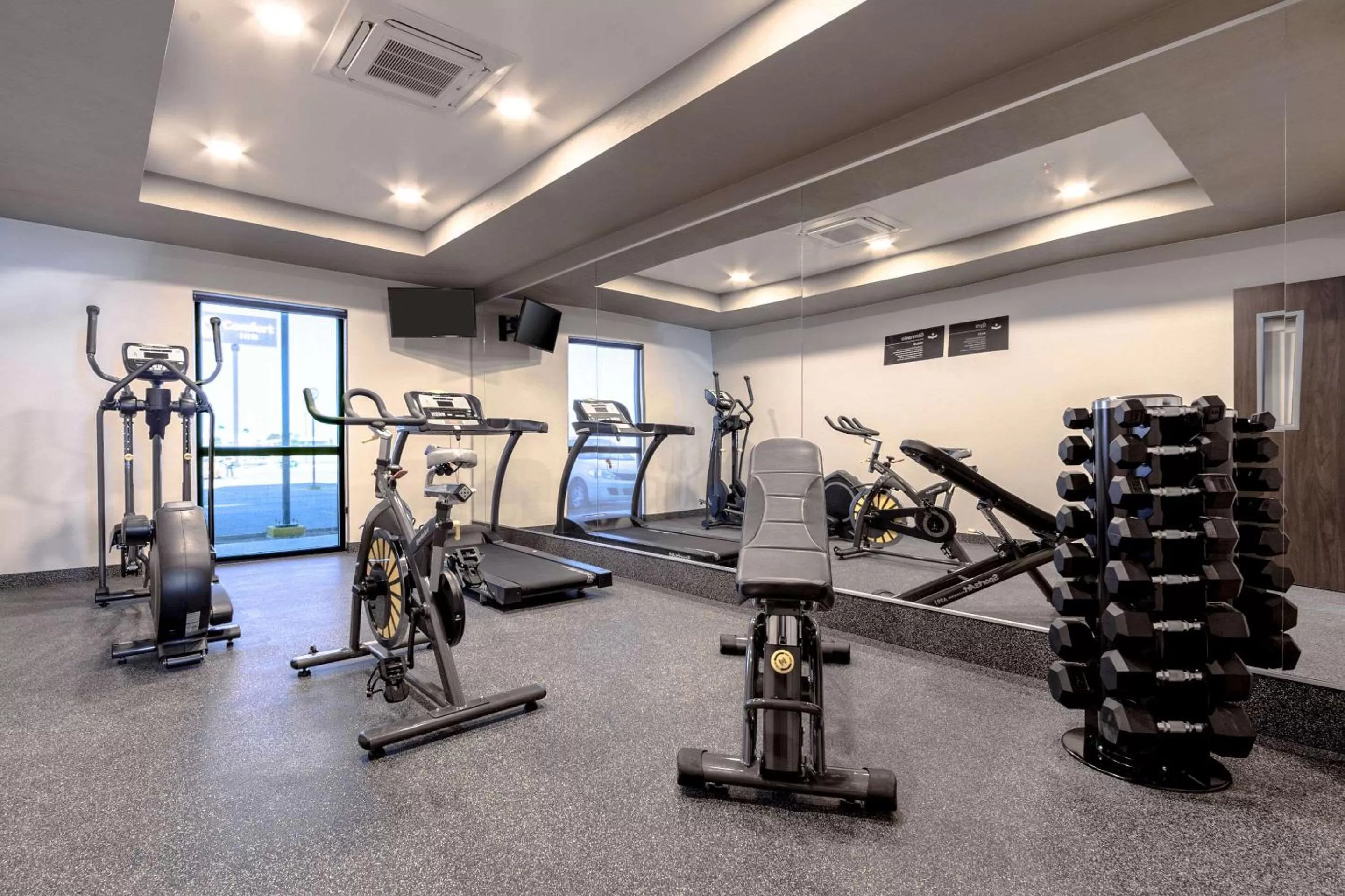 Fitness centre/facilities in Comfort Inn Delicias