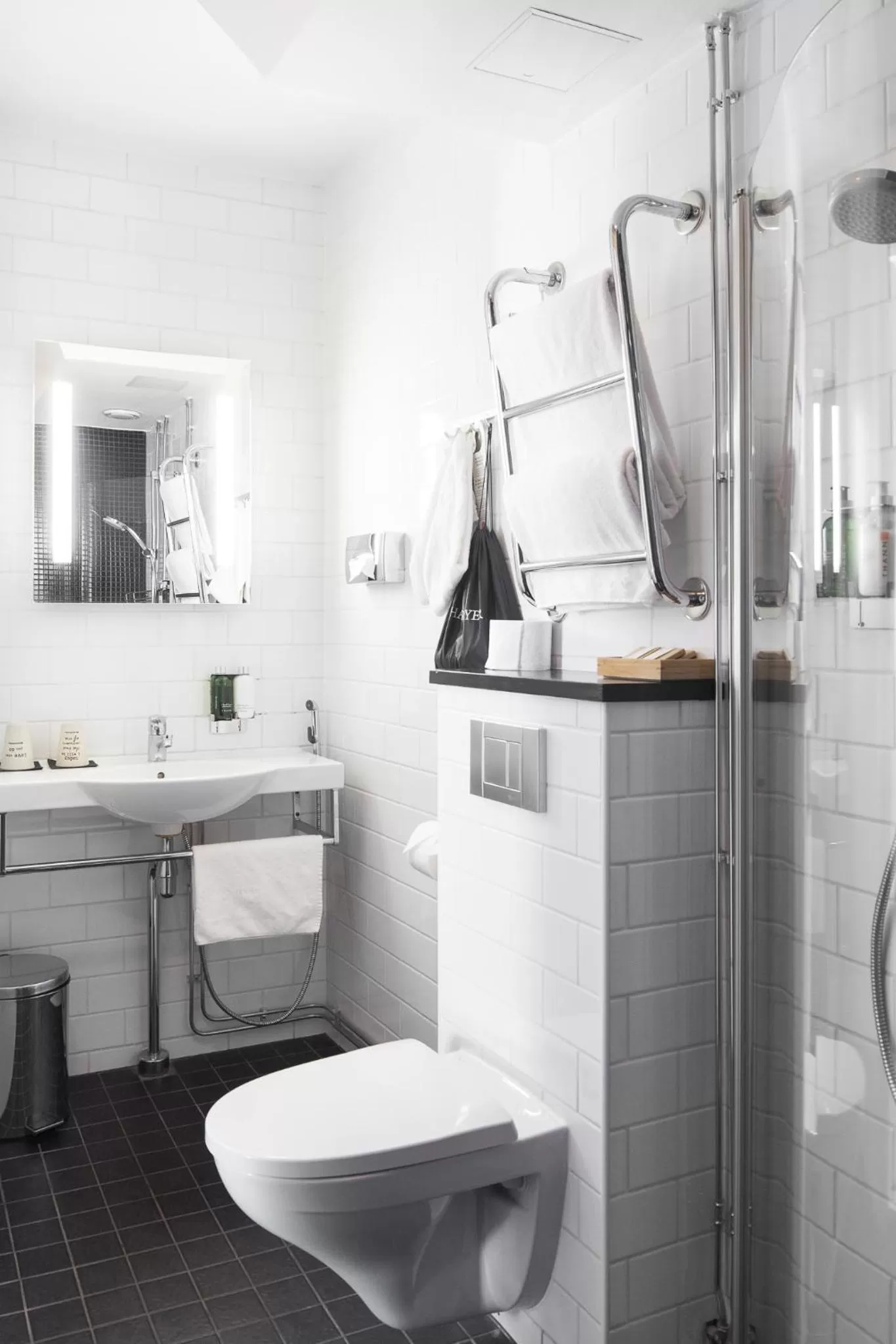 Bathroom in Hotel Helka