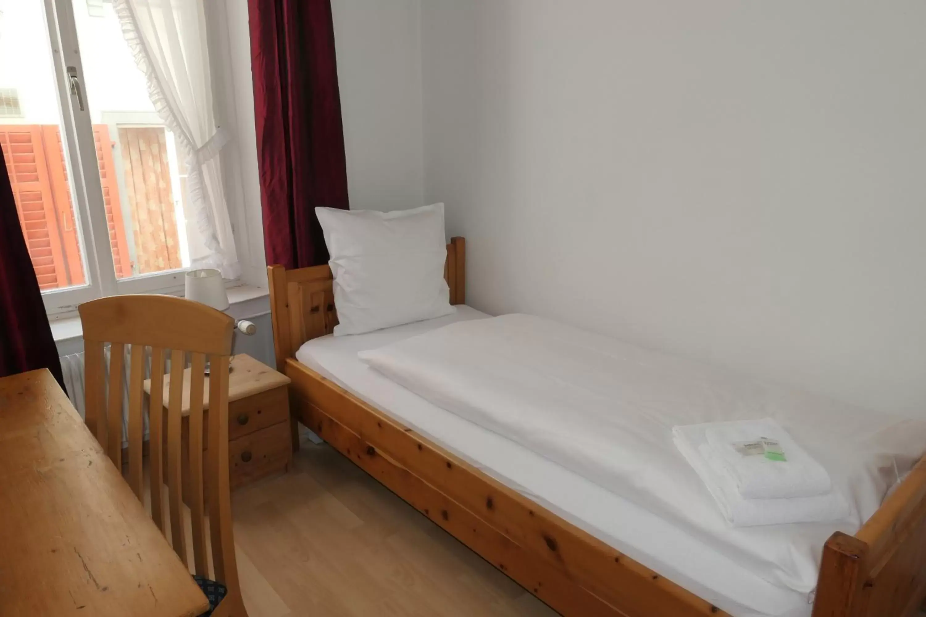 Single Room with Shower in Hotel Franziskaner Single Room with Shower in Hotel Franziskaner