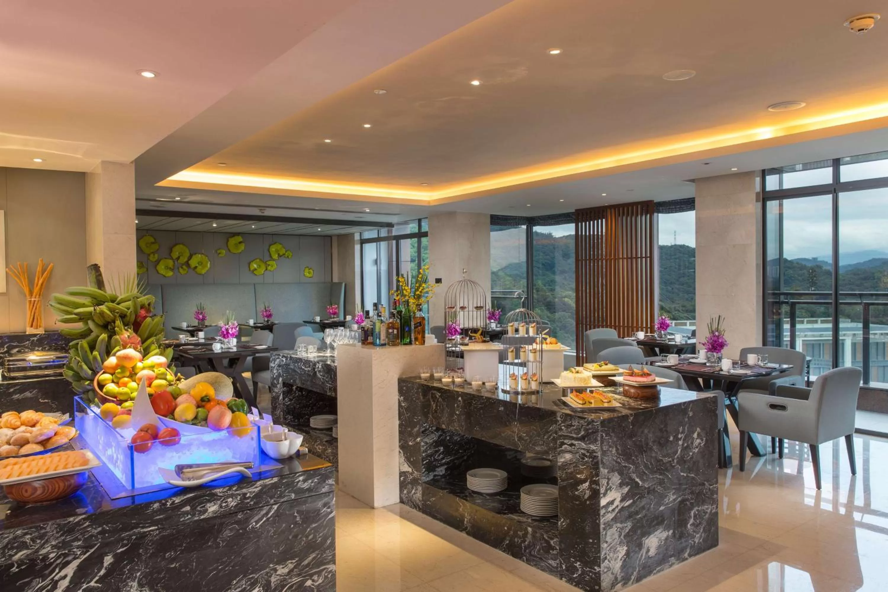 Lounge or bar in DoubleTree by Hilton Guangzhou Science City