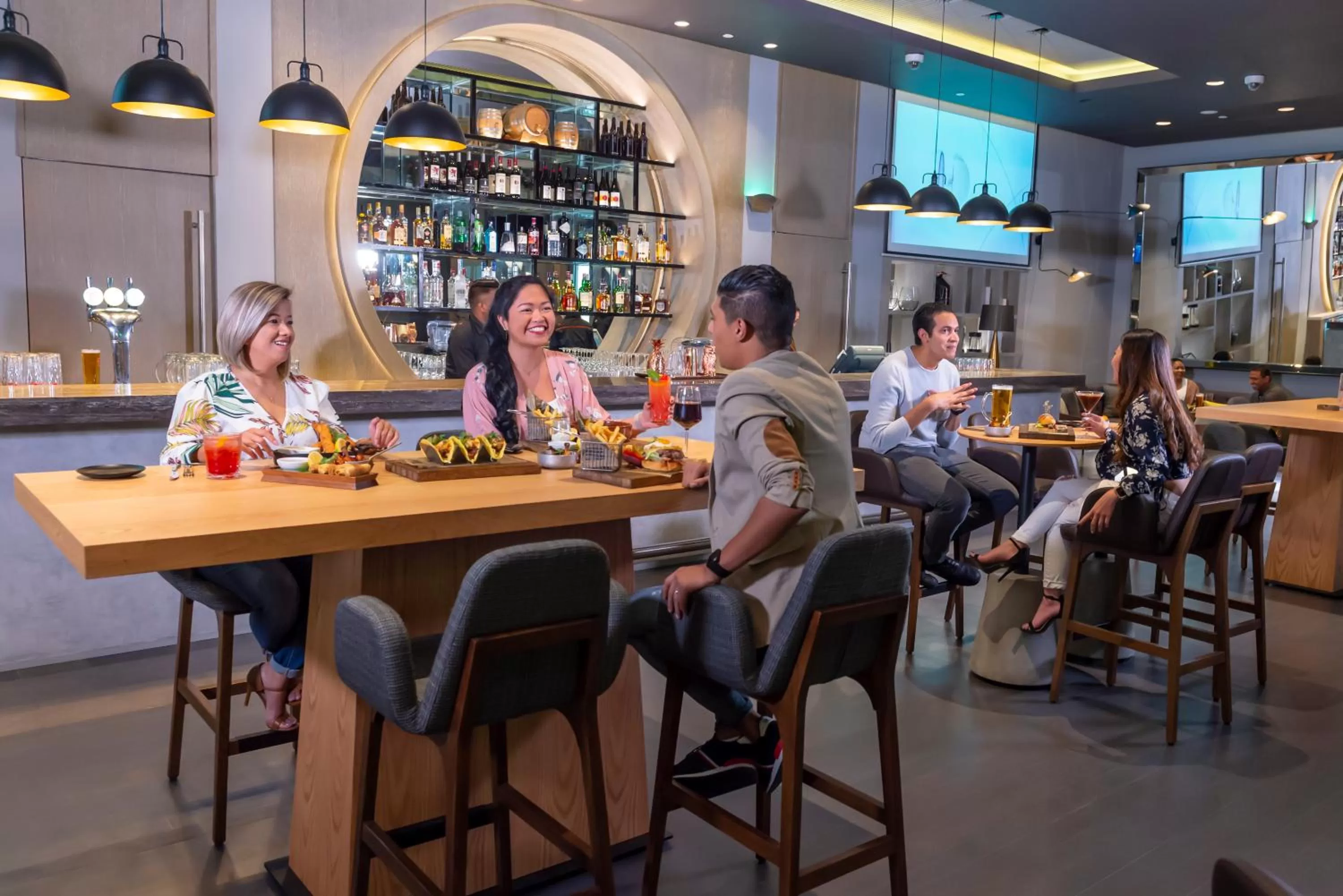 Lounge or bar in Centro Capital Centre By Rotana