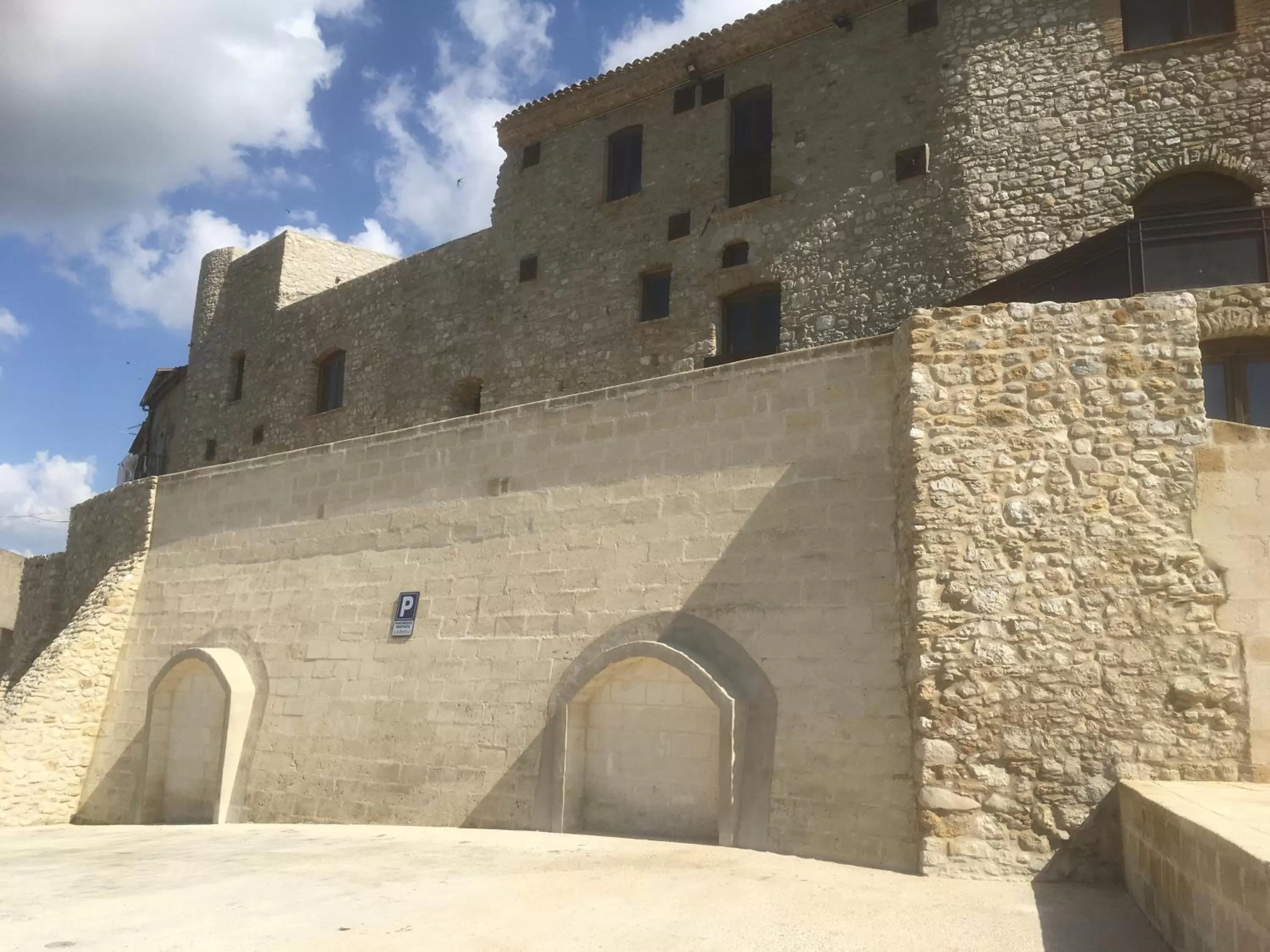 Property building in La Portella