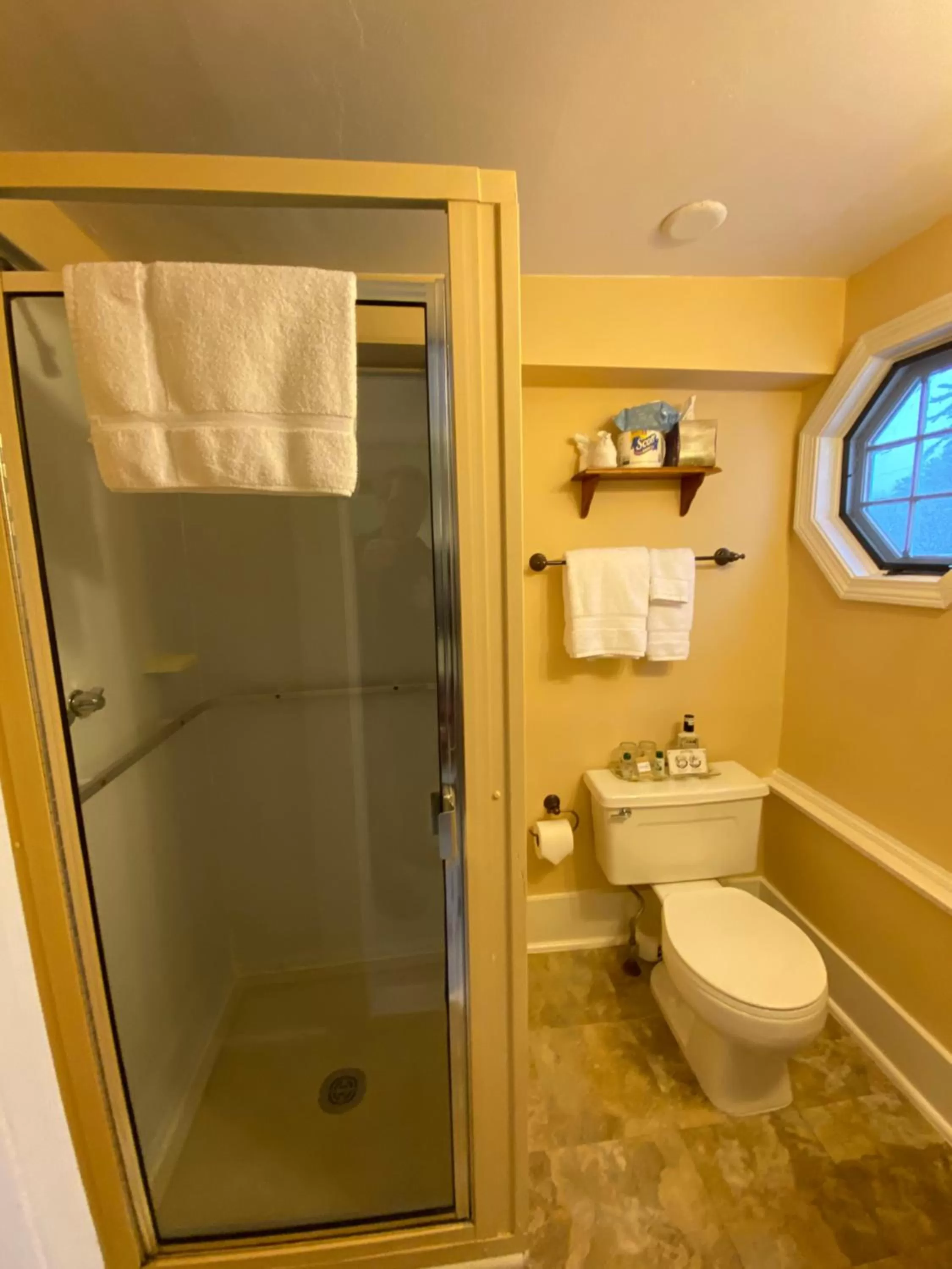 Bathroom in Follansbee Inn