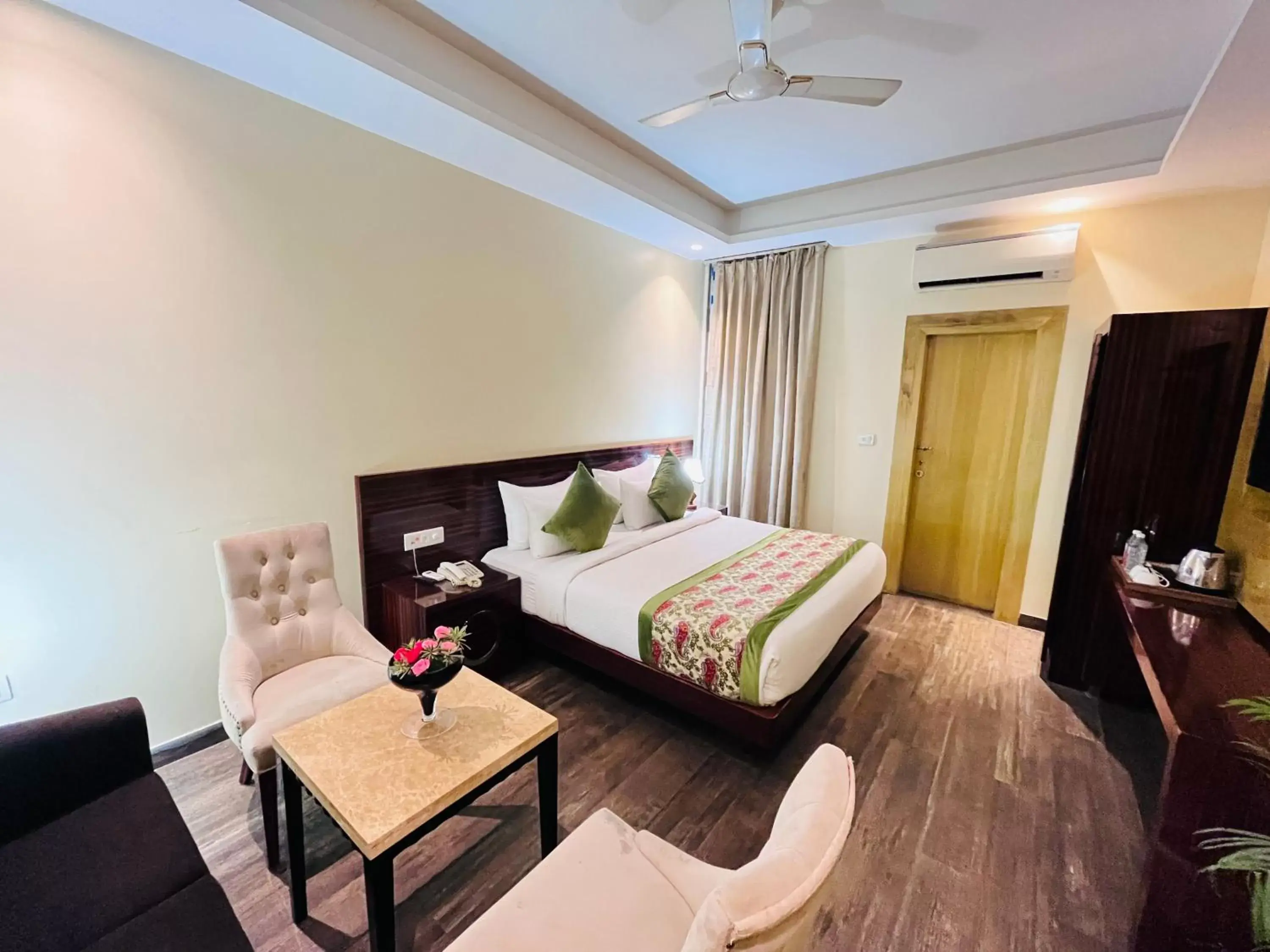 Bed in Hotel Banz - Near Delhi International Airport Bed in Hotel Banz - Near Delhi International Airport