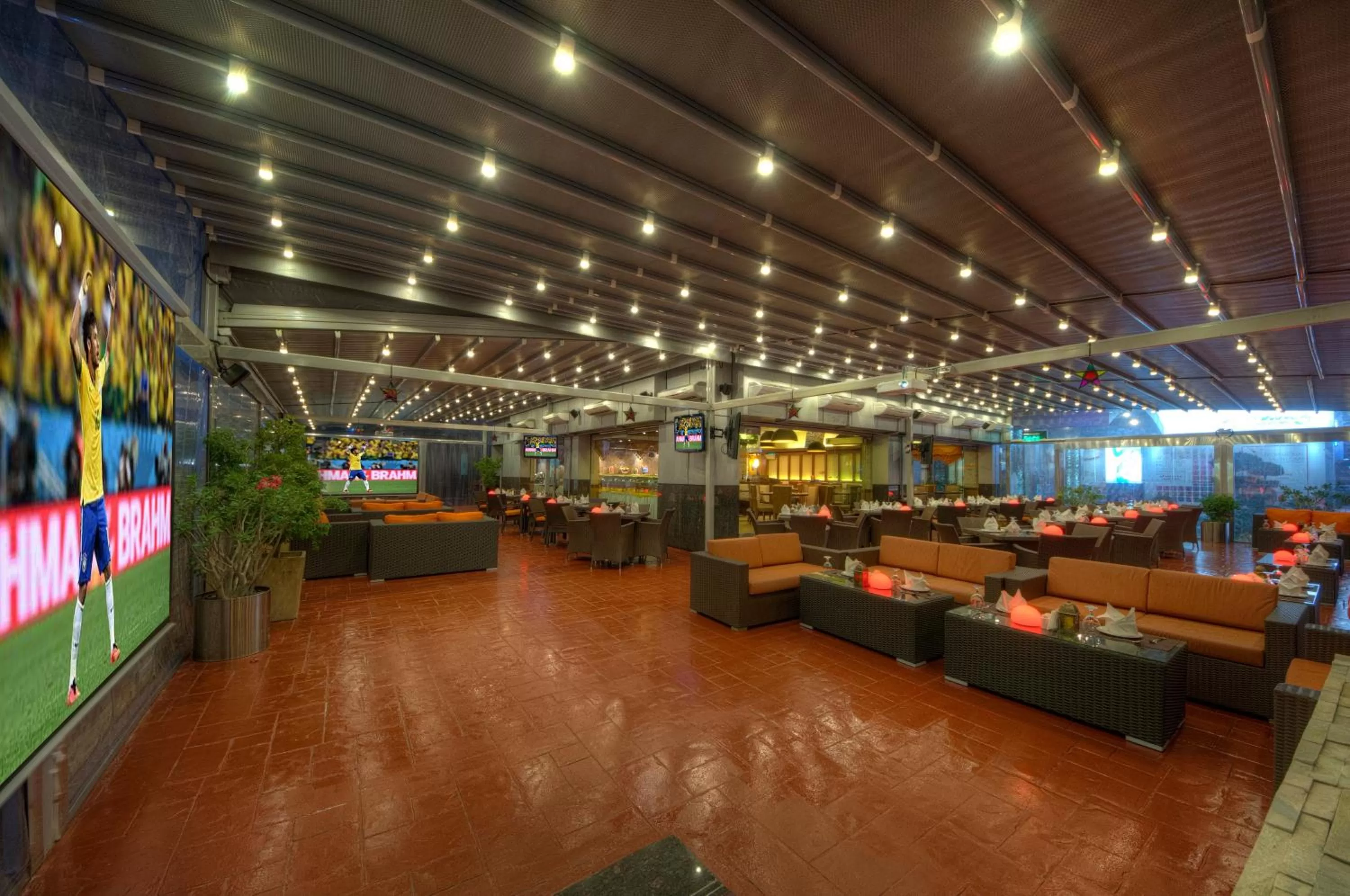 Restaurant/places to eat in Marina View Deluxe Hotel Apartment