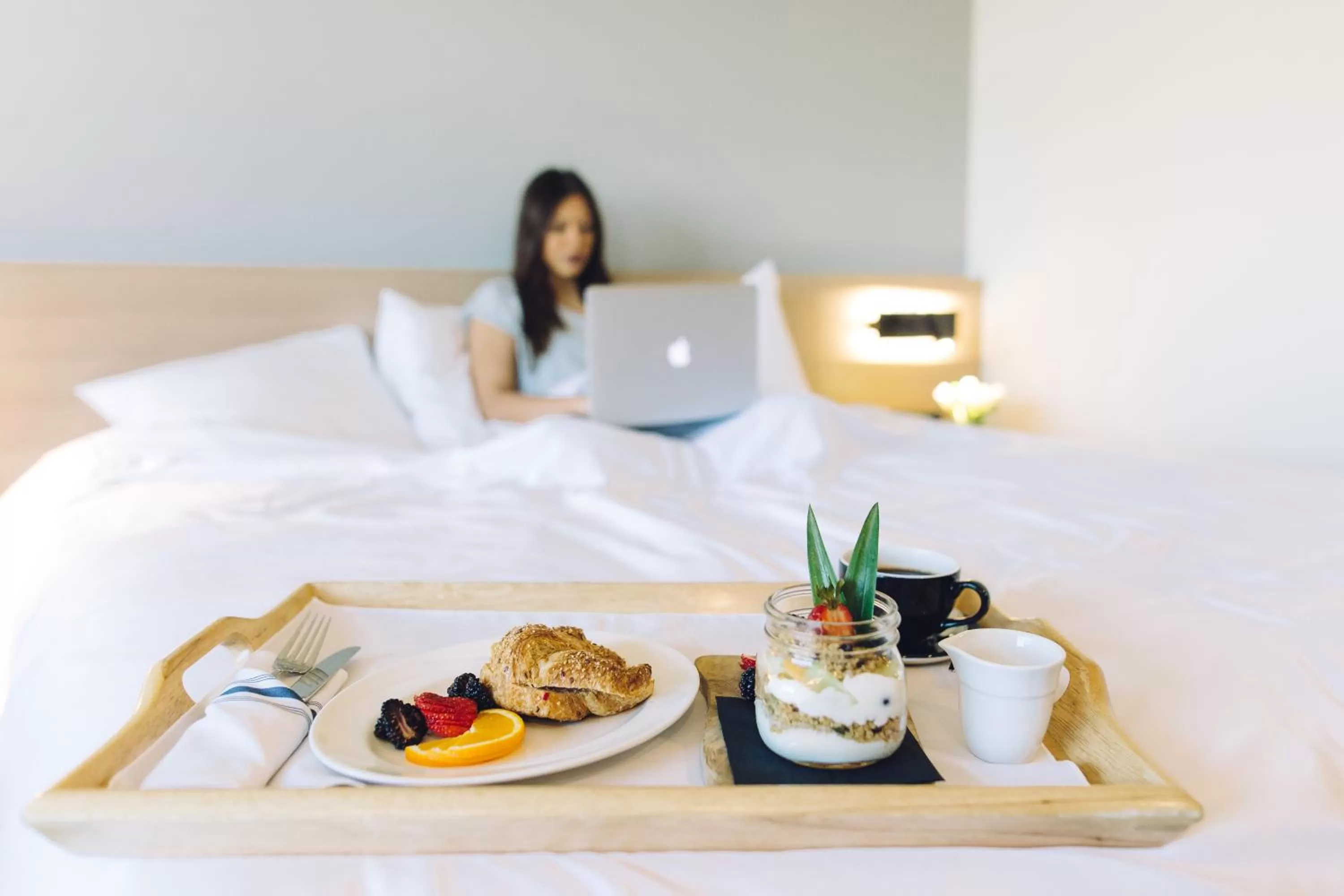 Breakfast, Bed in Inn at the Forks