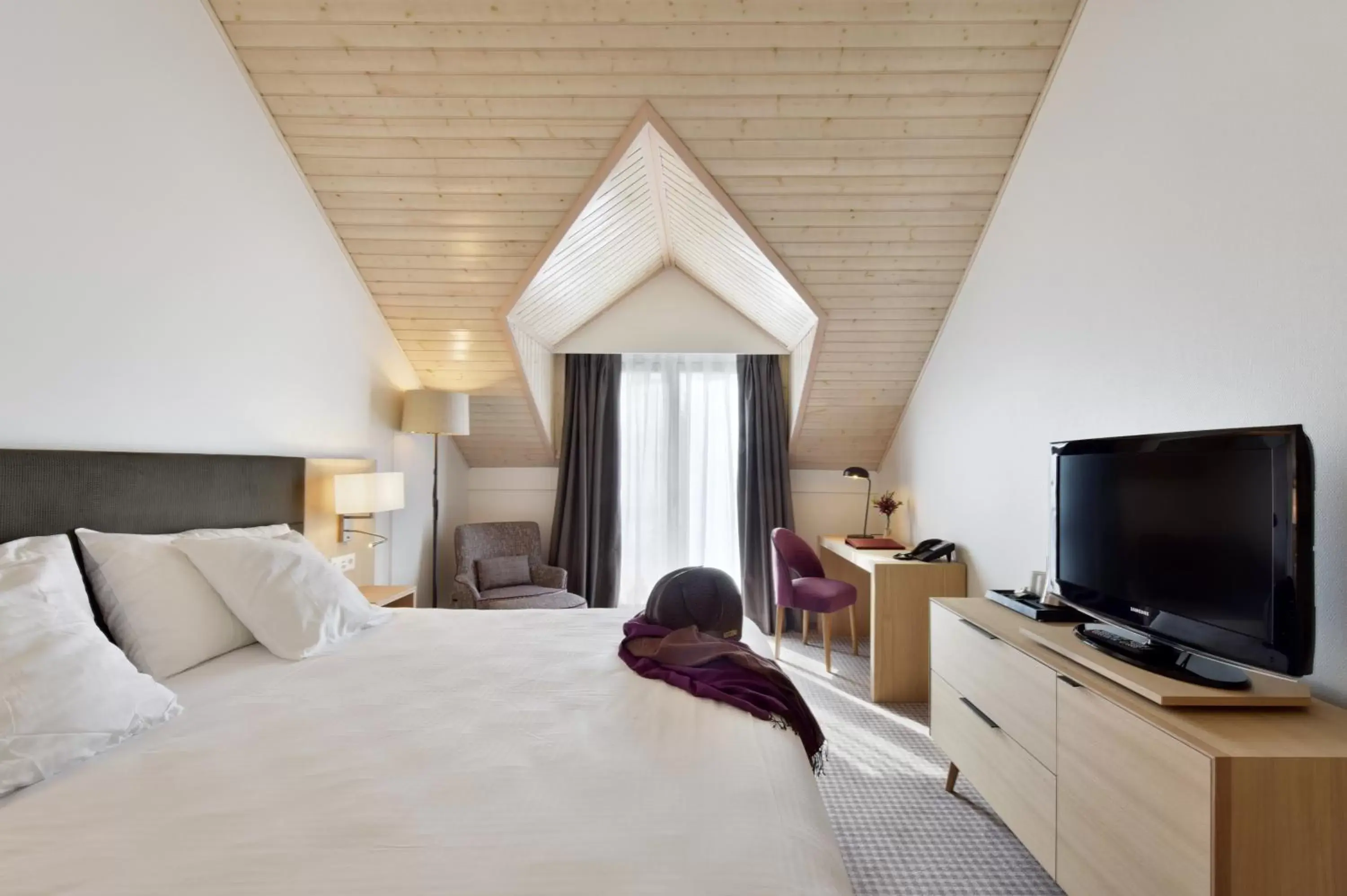 Superior Double Room in Hotel La Barcarolle Superior Double Room in Hotel La Barcarolle