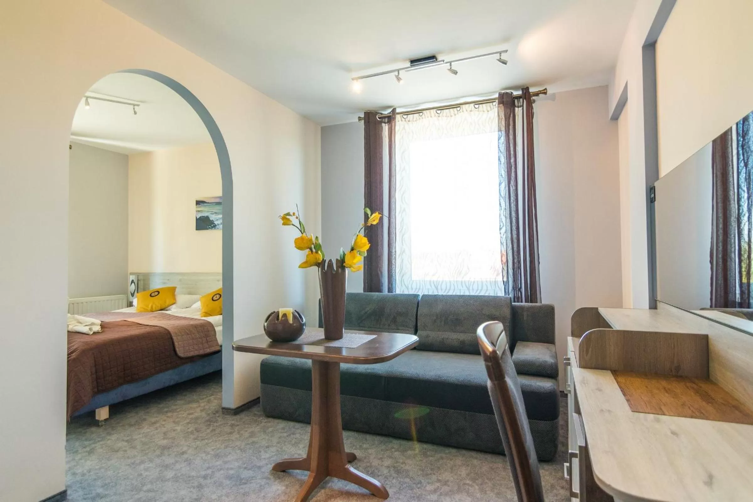 Photo of the whole room, Bed in Resident Rene