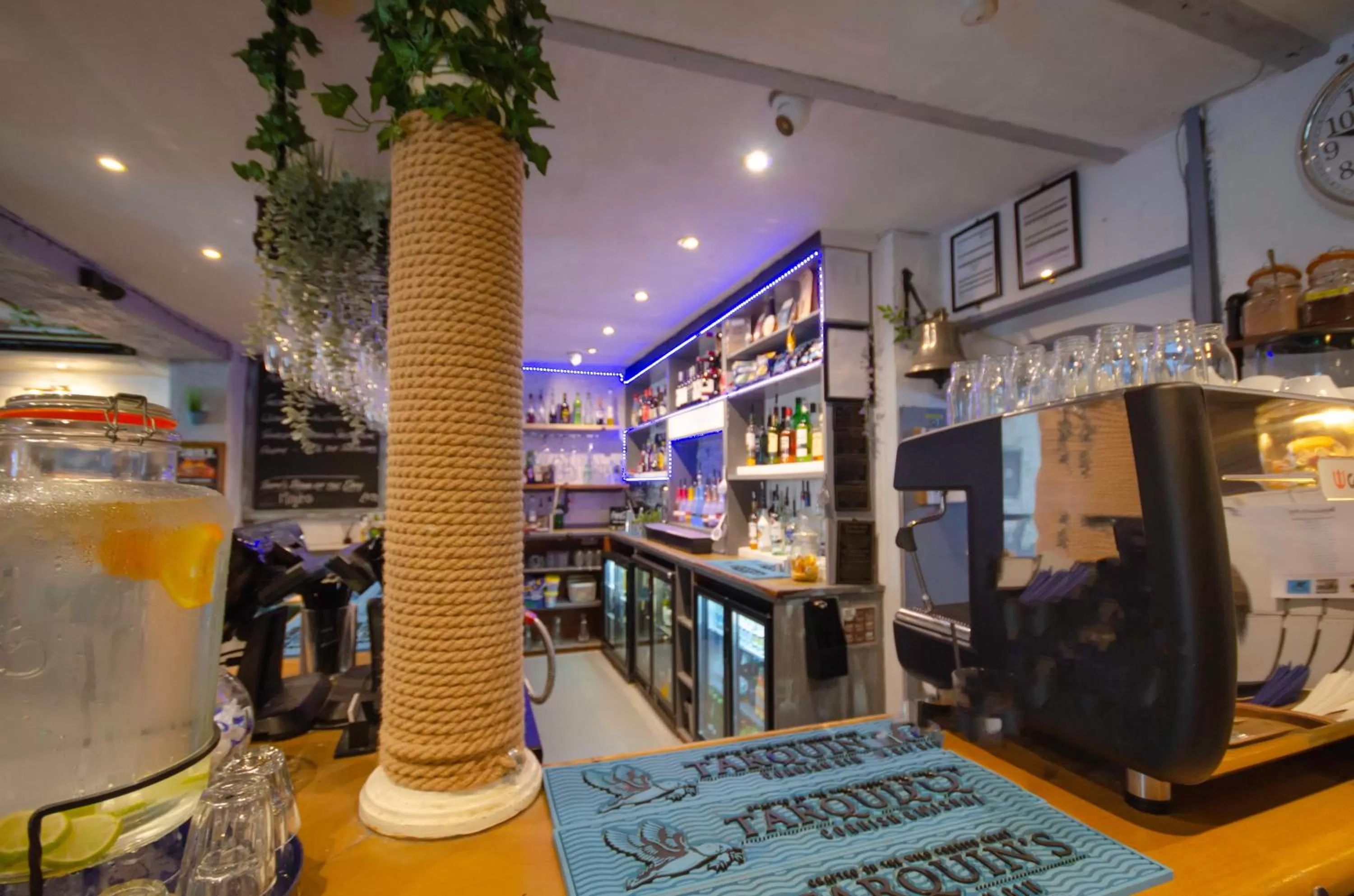 Restaurant/places to eat in Molesworth Arms