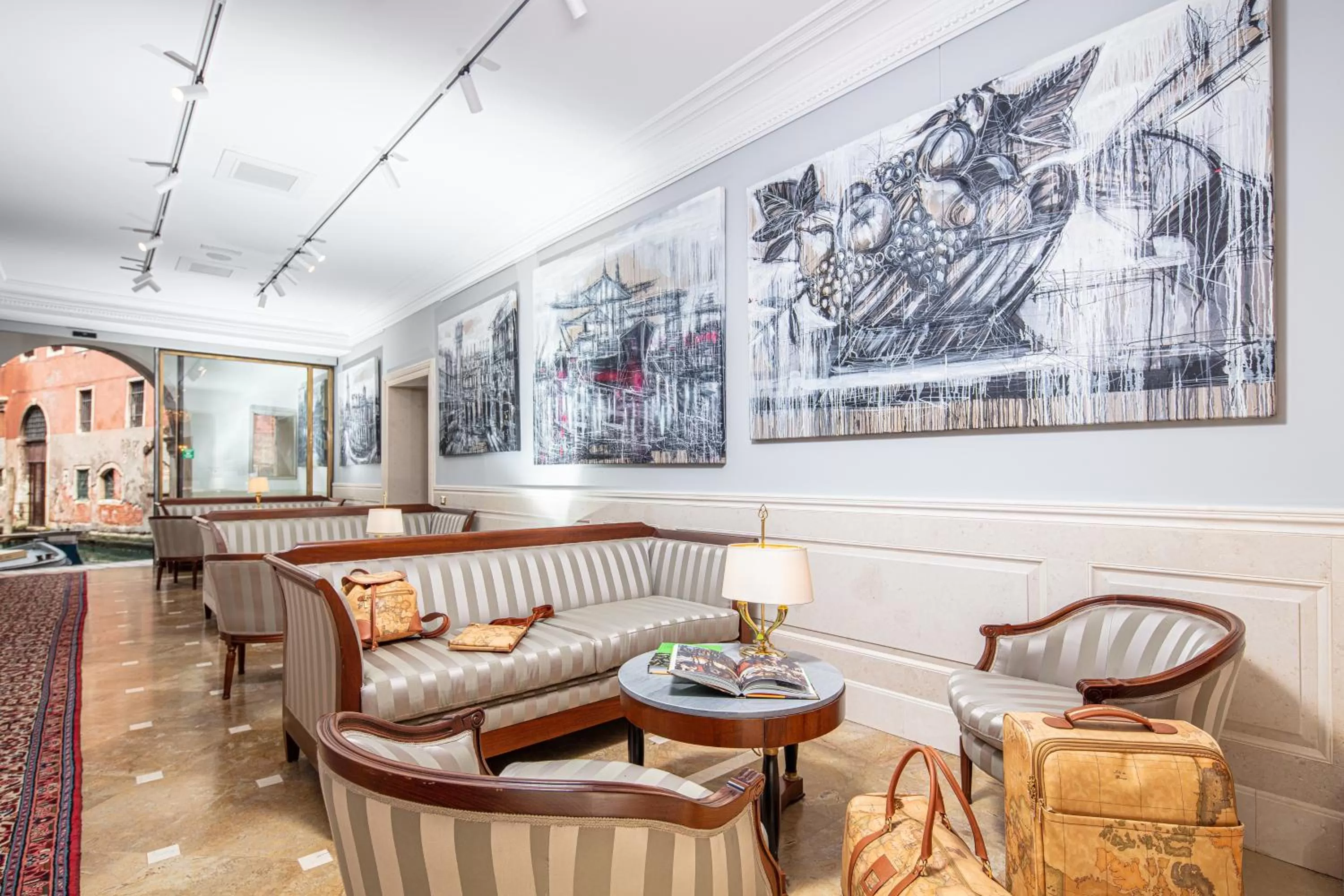 Lobby or reception in All’Angelo Art Hotel