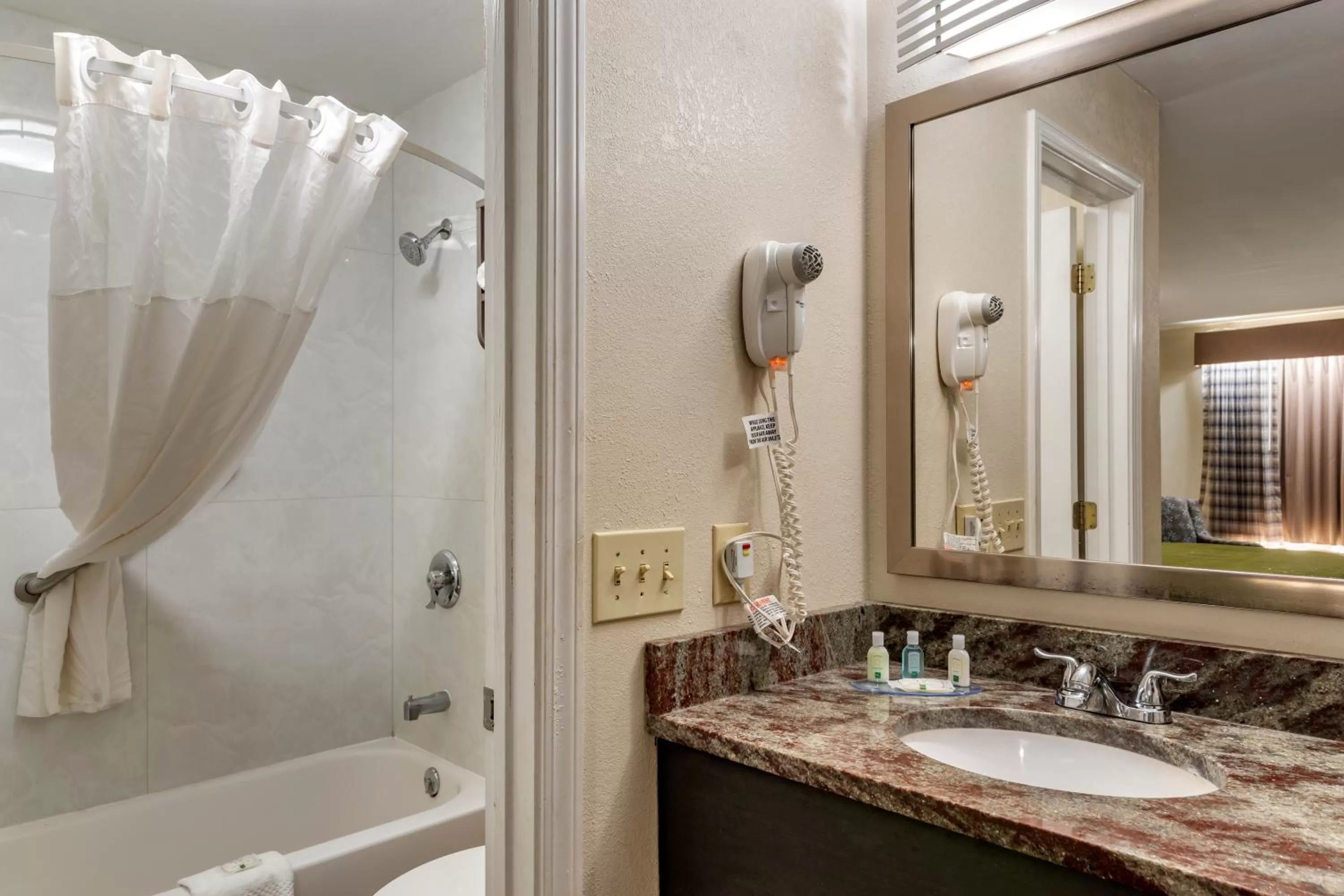 Bathroom in Quality Inn Conyers I-20