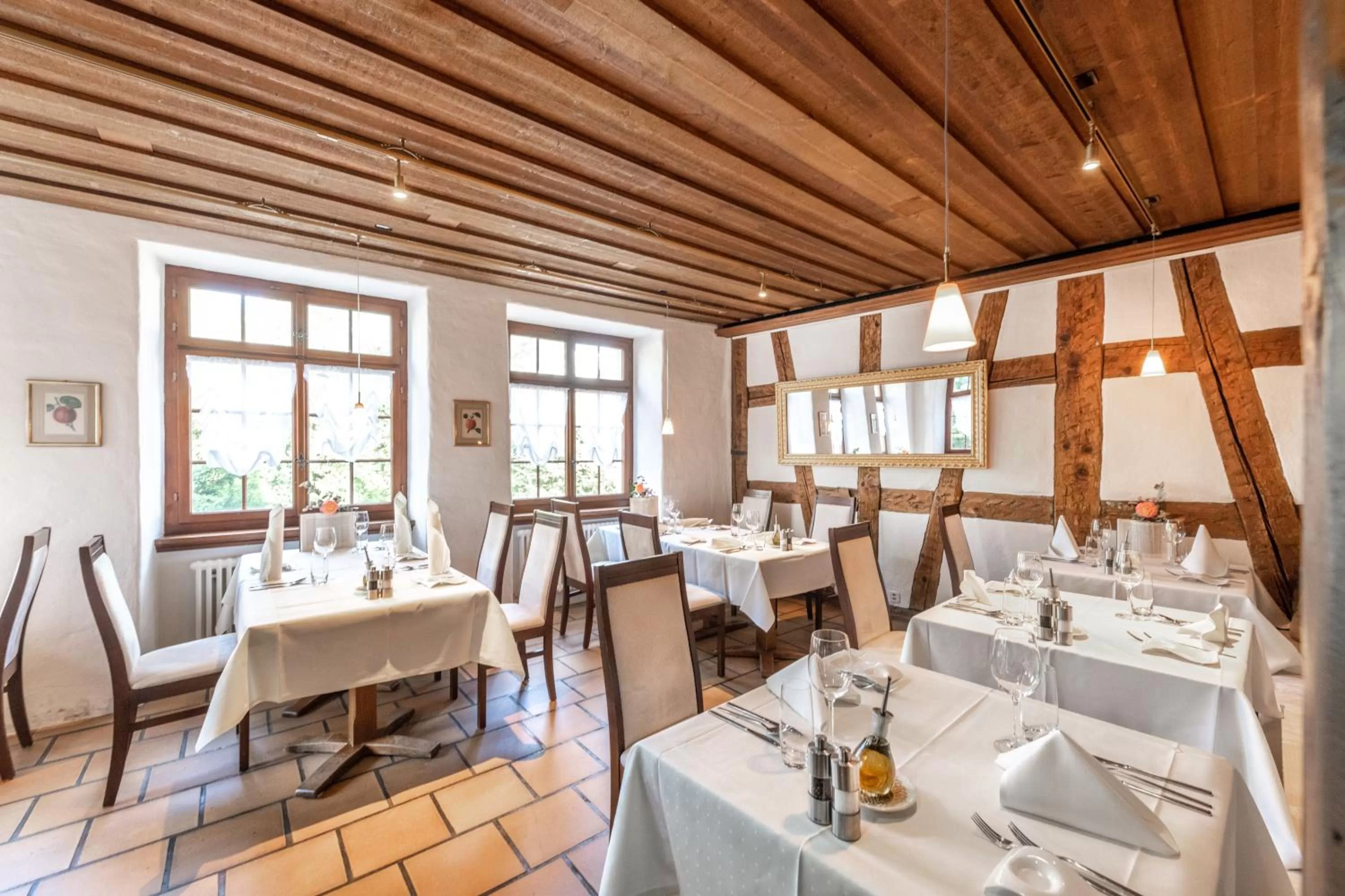 Restaurant/places to eat in Hotel zum goldenen Kreuz