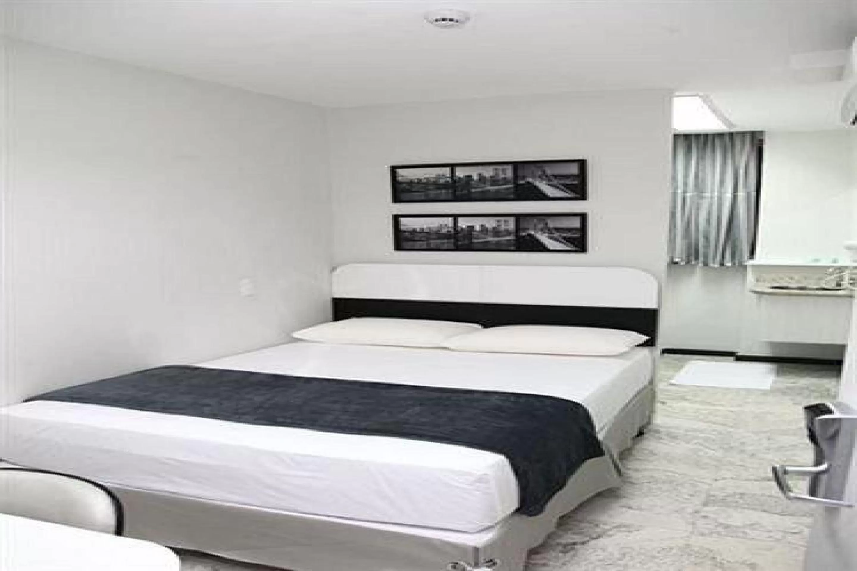 Bedroom, Bed in Compacto Hotel Alphaville Campinas