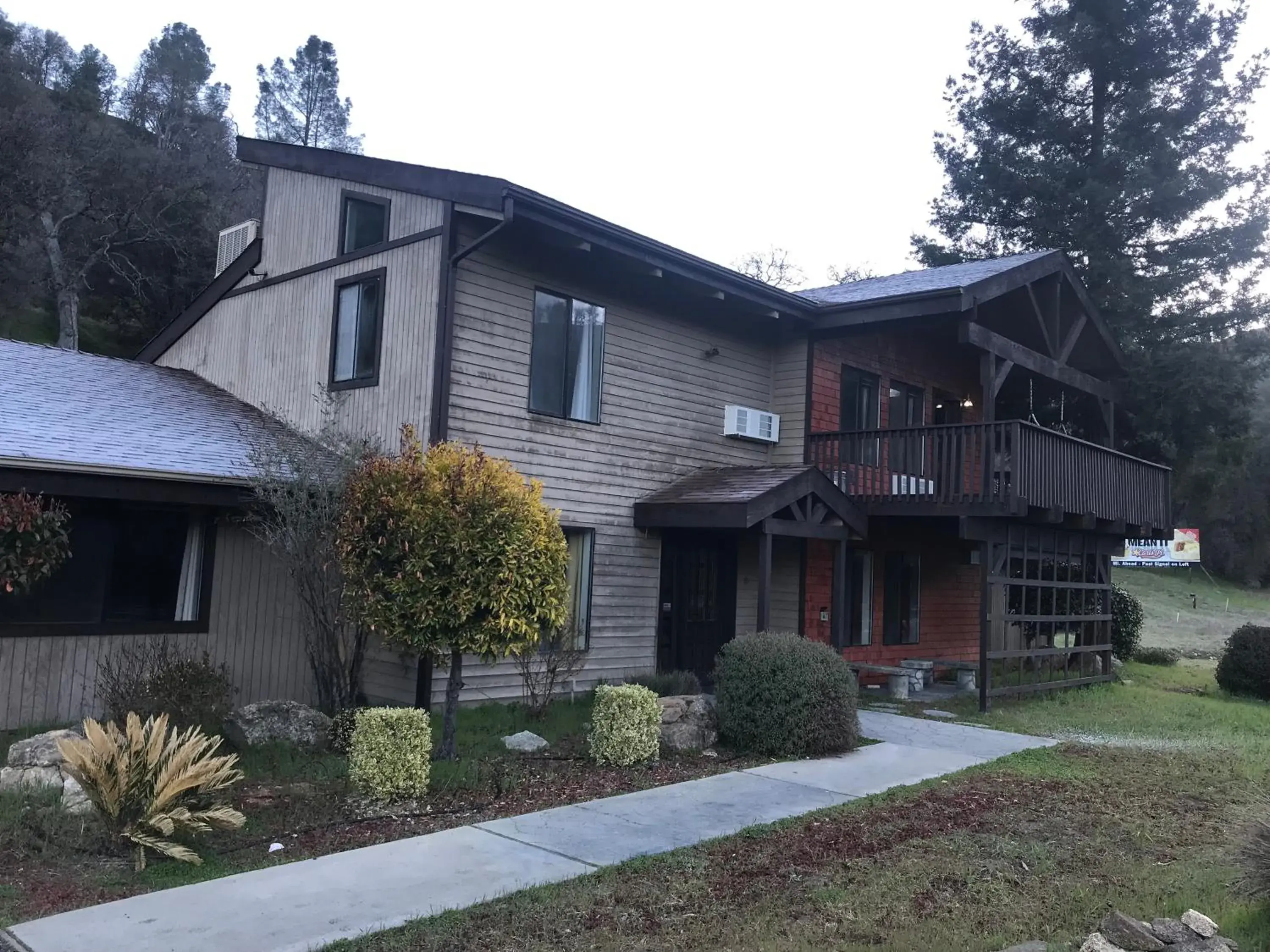 Eight-Bedroom House in Mountain Trail Lodge and Vacation Rentals Eight-Bedroom House in Mountain Trail Lodge and Vacation Rentals