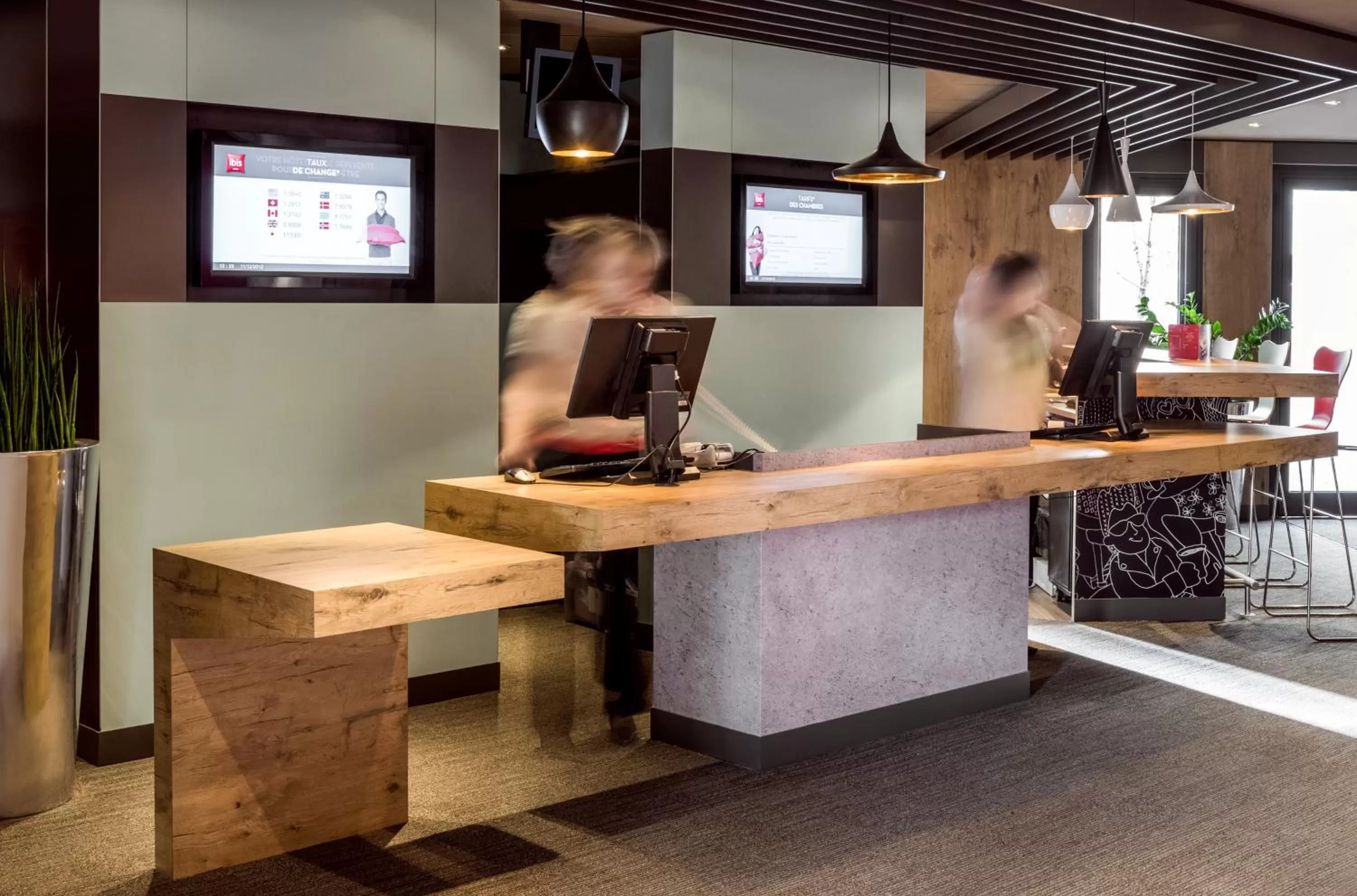 Lobby or reception in ibis Paris La Defense Courbevoie