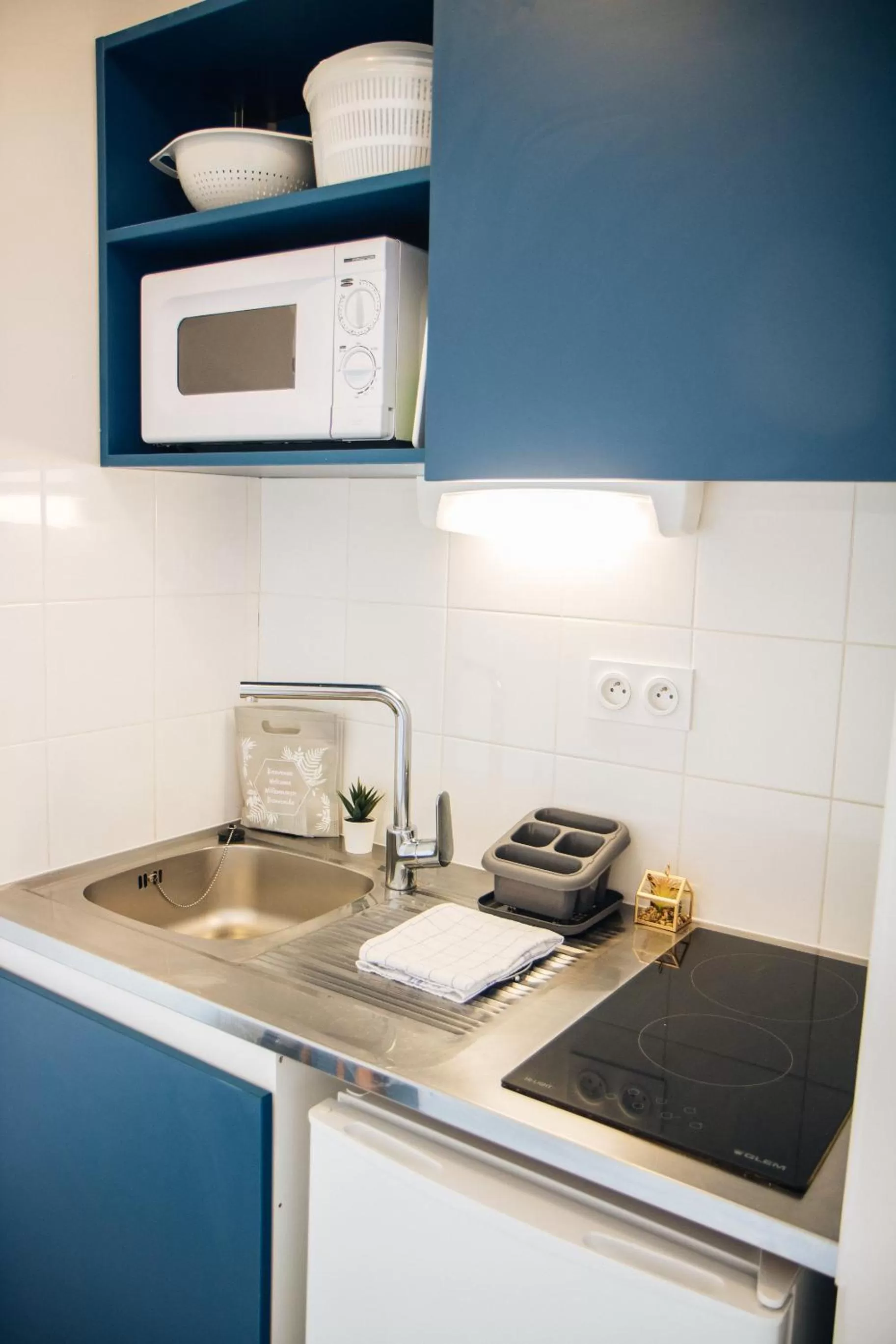 Kitchen/Kitchenette in Twenty Business Flats Nîmes Trigone