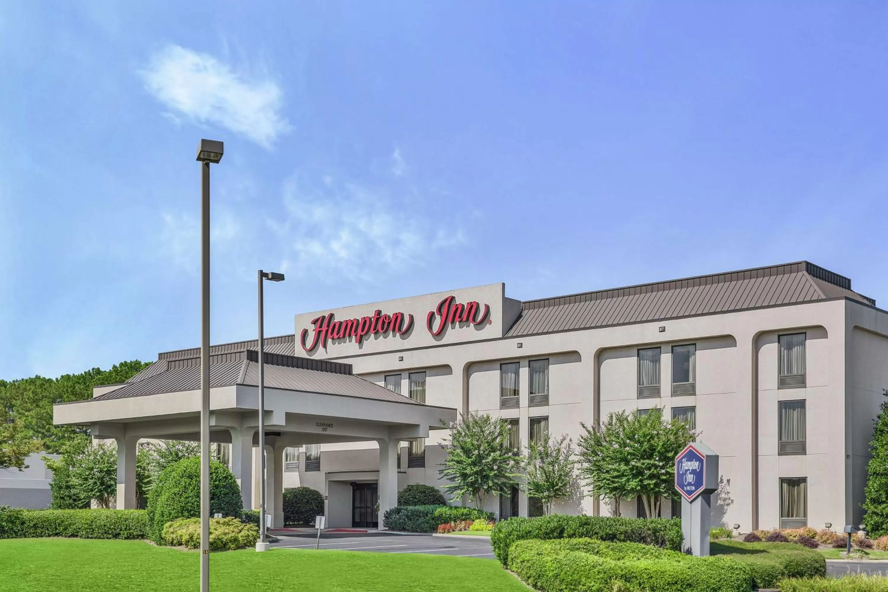 Property building in Hampton Inn Atlanta-Town Center/Kennesaw