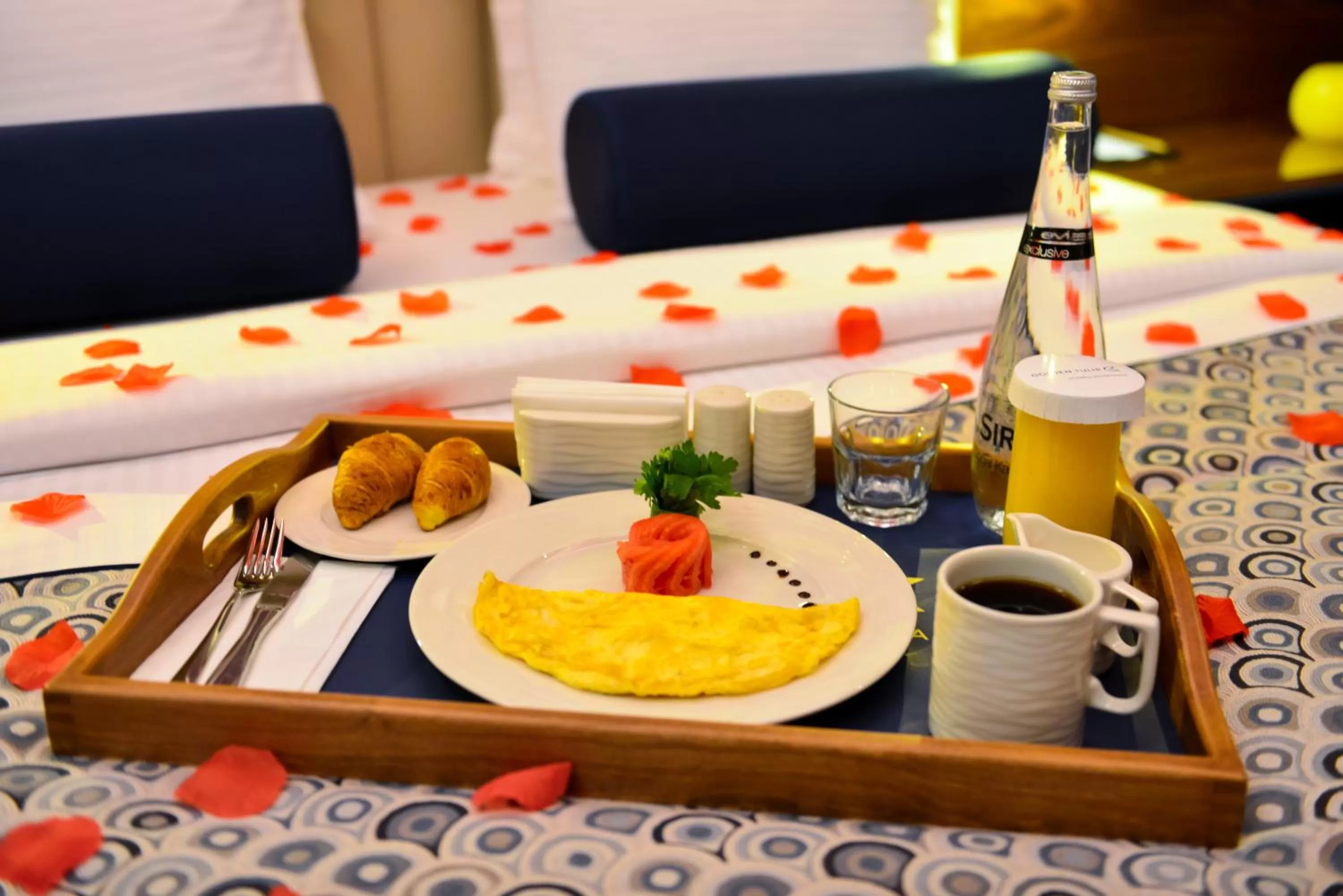 Bed in Golden Tulip Istanbul Bayrampasa