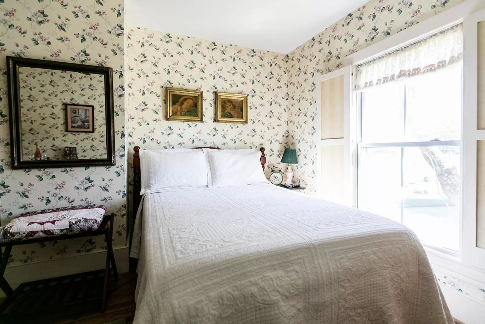 Bed in The Babcock House